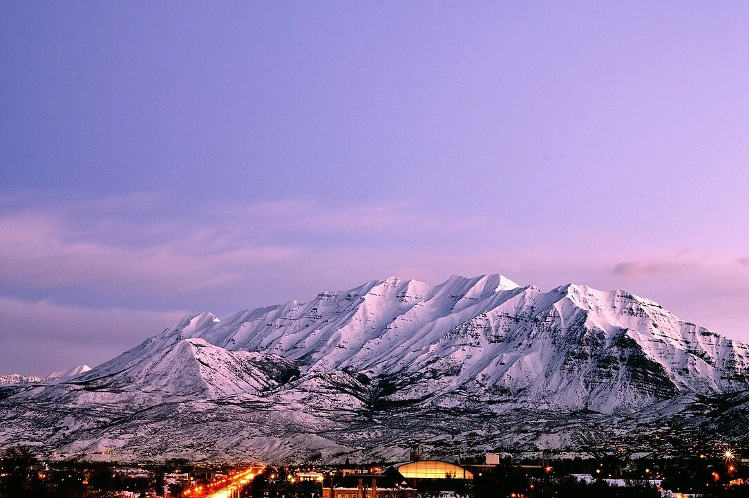 1084px-Mount_Timpanogos_-_01-07-08.jpg