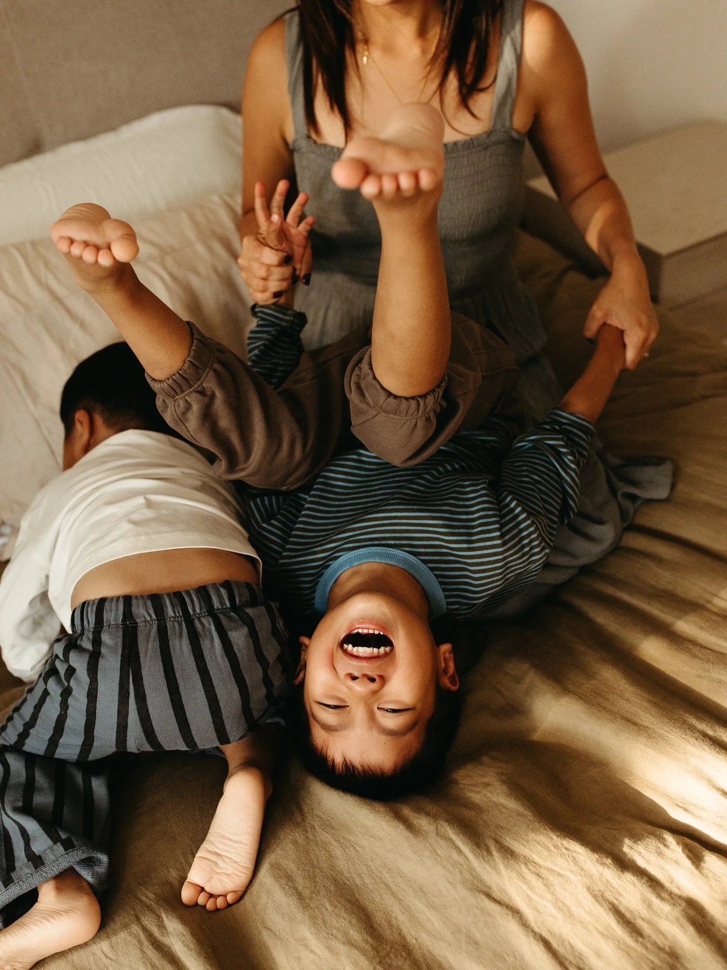 A little preview of Christine at home with her boys ✨ 

just the preview of this session has me getting excited for in home sessions coming up in the cooler months!!