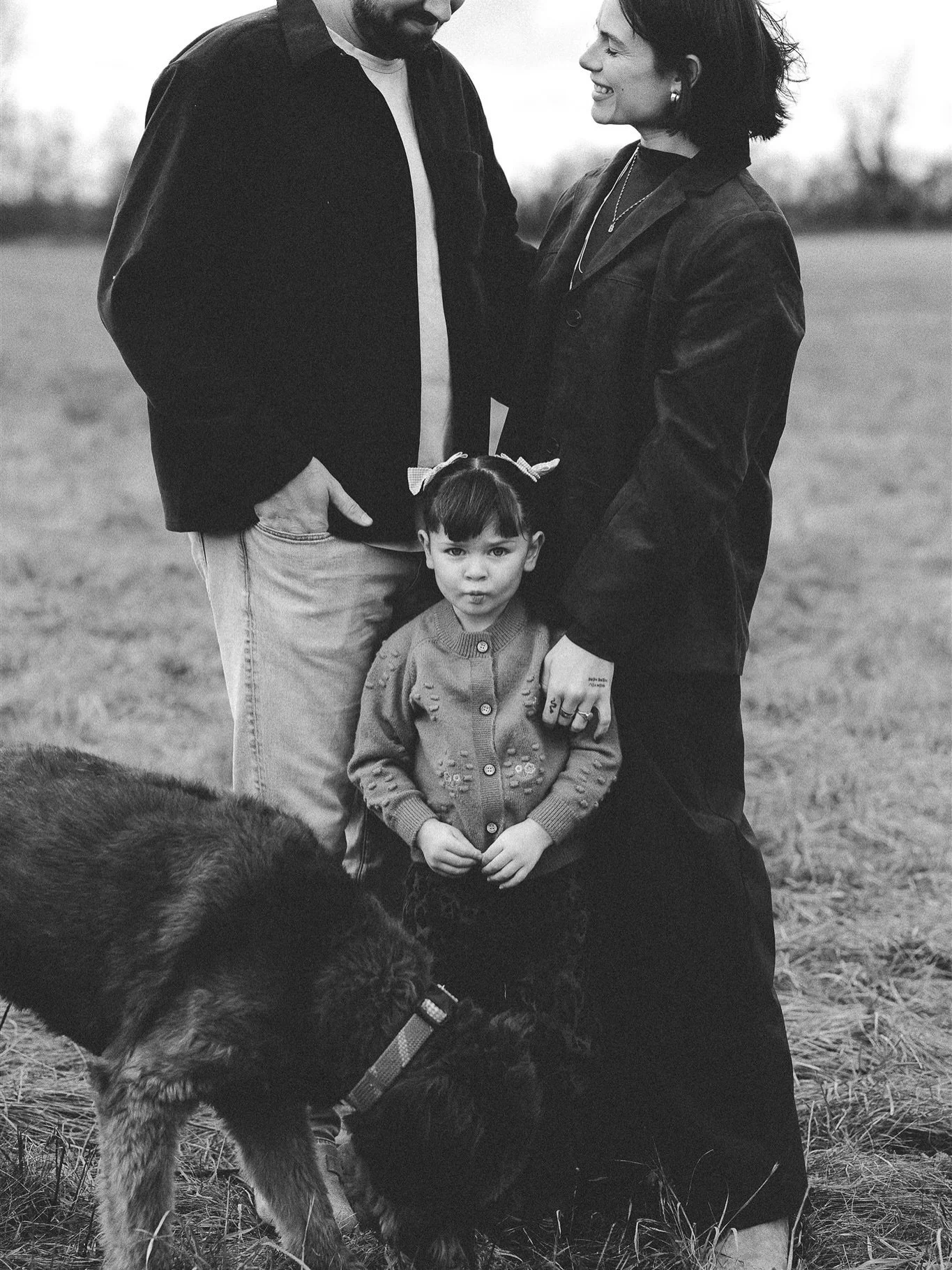 The Vanderee&rsquo;s part one. When Laken and I were chatting about her session, she told me they had a field we could frolic in. Say less. Will need to share this session in two parts! ✨

Keywords: Family photographer, storytelling photographer, Yor