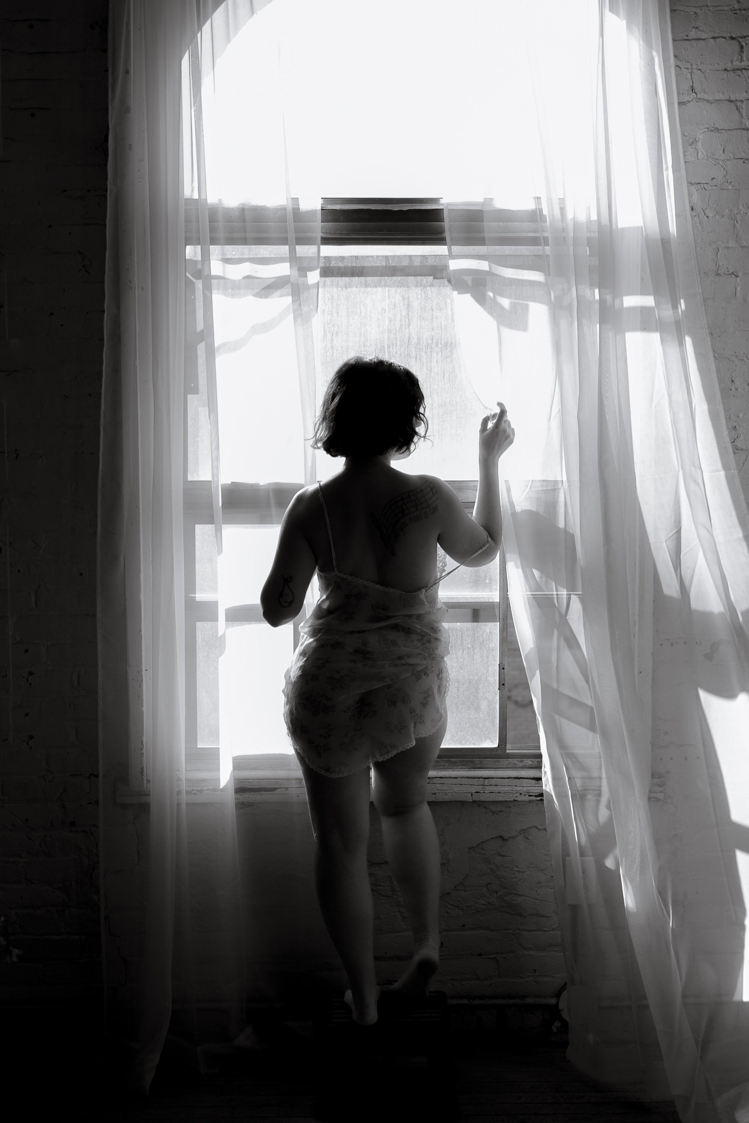 Winnipeg boudoir photography empowering photography sessions body-positive photoshoots in Winnipeg Luxury Winnipeg boudoir photographer