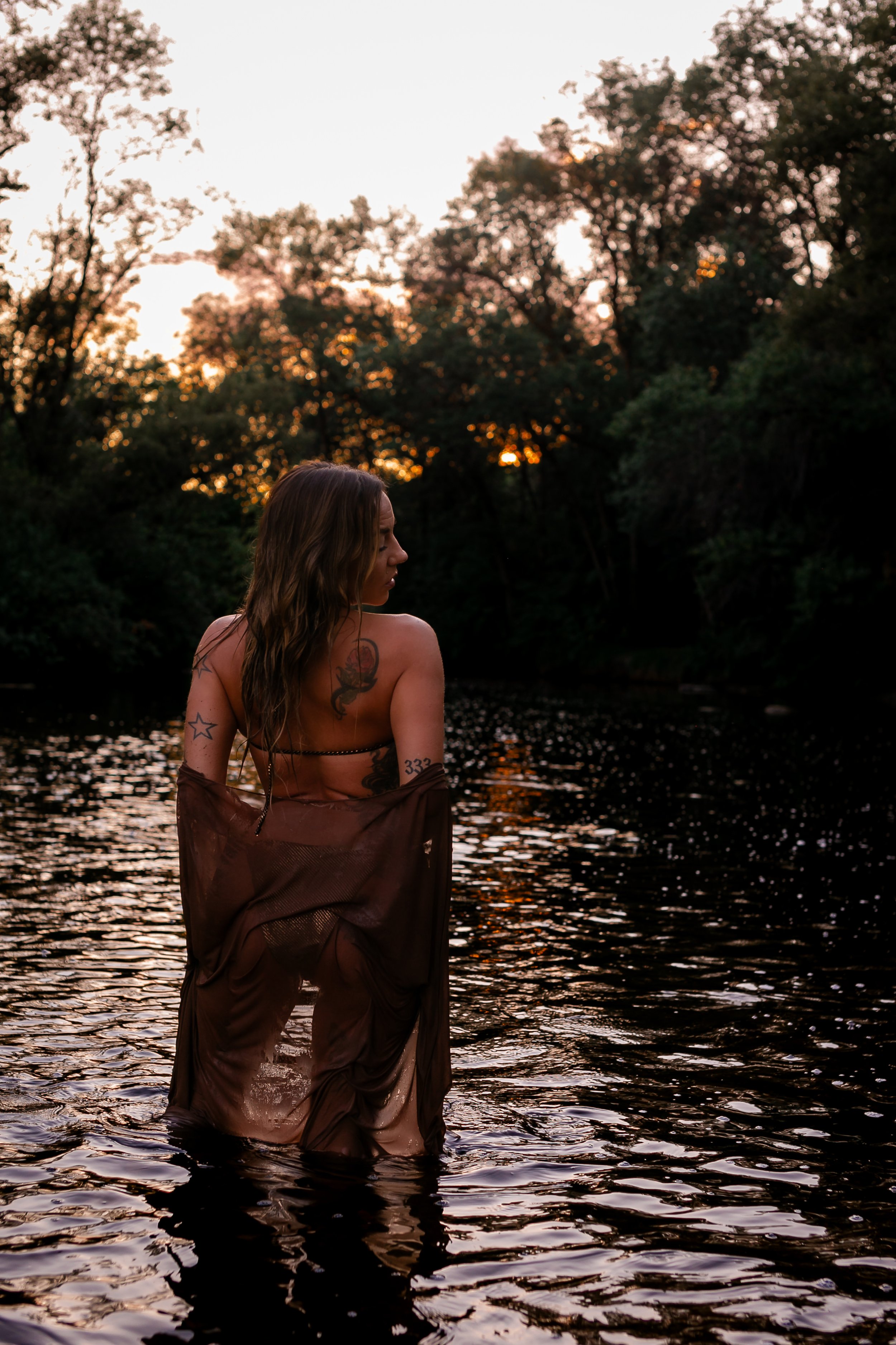 Winnipeg boudoir photography empowering photography sessions body-positive photoshoots in Winnipeg Luxury Winnipeg boudoir photographer