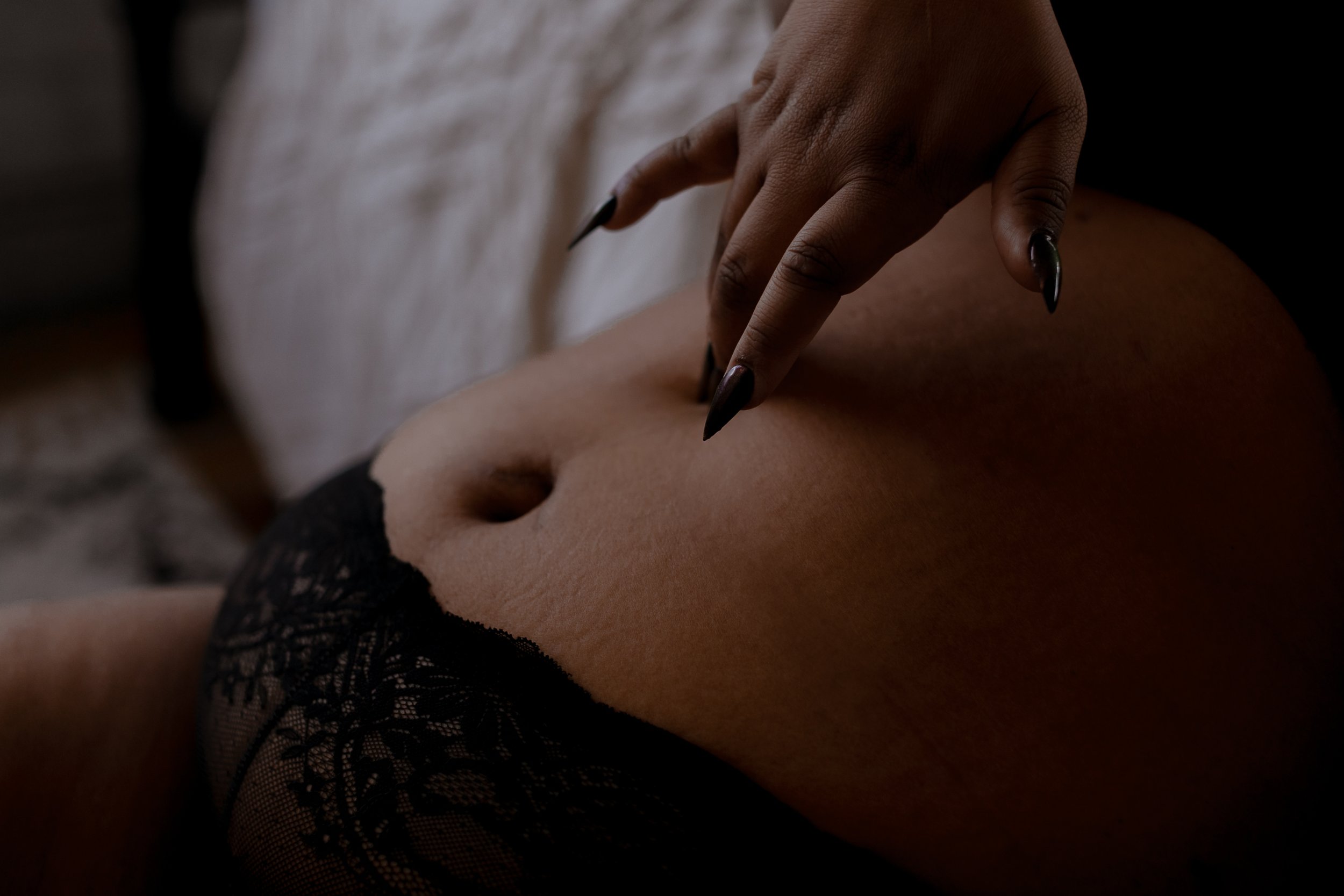 Winnipeg boudoir photography empowering photography sessions body-positive photoshoots in Winnipeg Luxury Winnipeg boudoir photographer