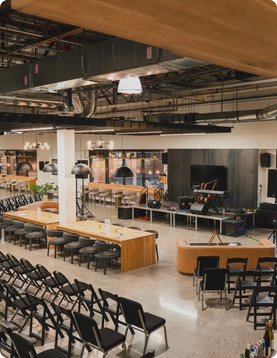 COWORKING & OFFICES