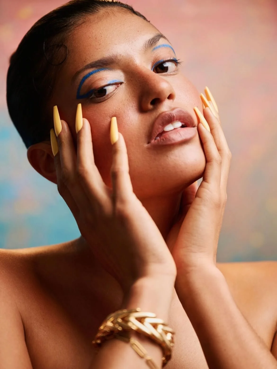 🌀🔹GRAPHIC for @megs_short 

Makeup Artist @thebeautyprophet 
Hairstylist @stylesby.denise 
Manicurist @byelliez 
Photographer @upperman.photography
Retoucher @valerie.mo_