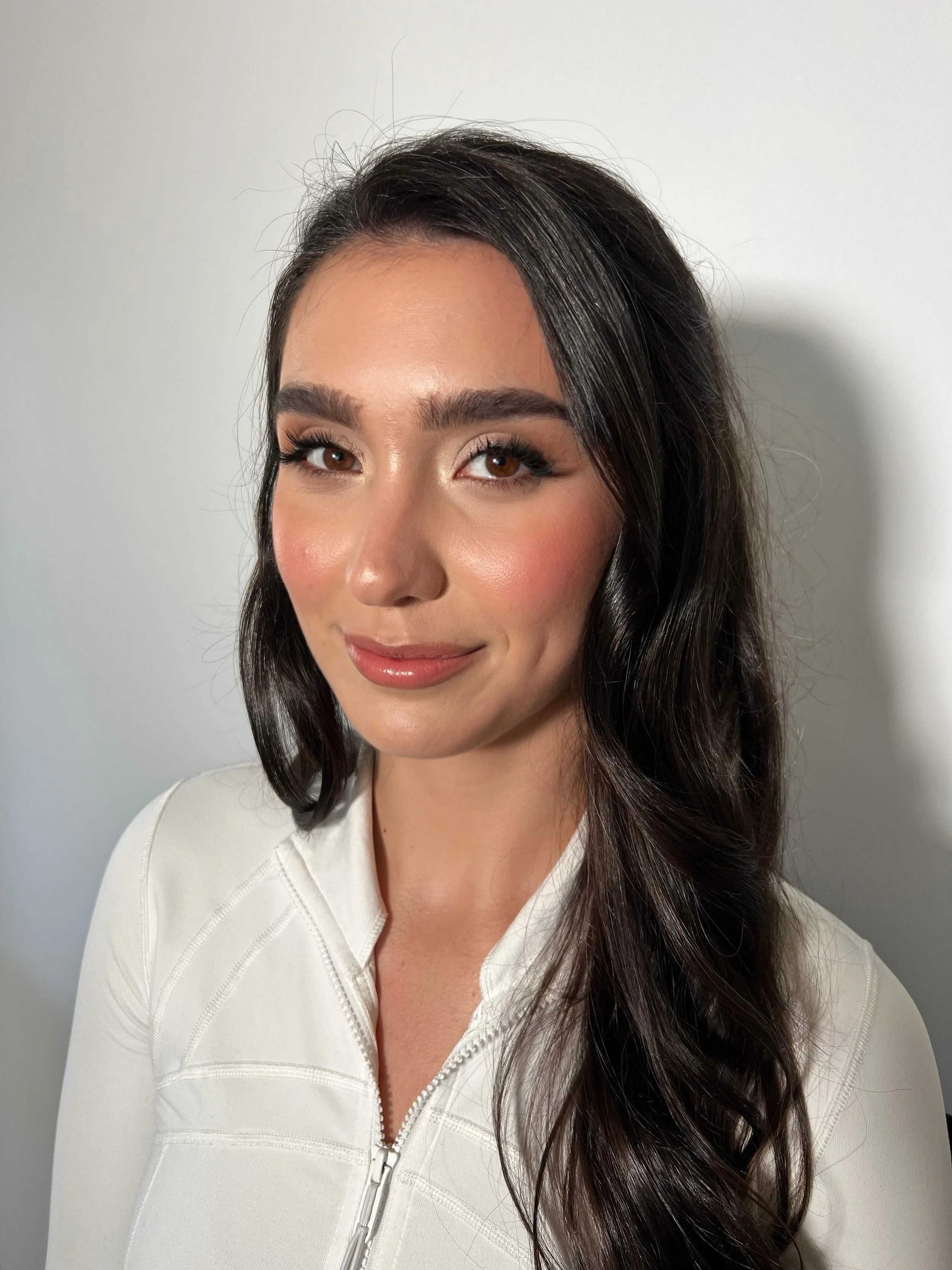 BRIDAL 🤍👰🏻&zwj;♀️♾️
#lamakeupartist

Snatural eye, glowy skin and curated clusters to lift and elongate her beautiful brown eyes. 

Details coming soon. X