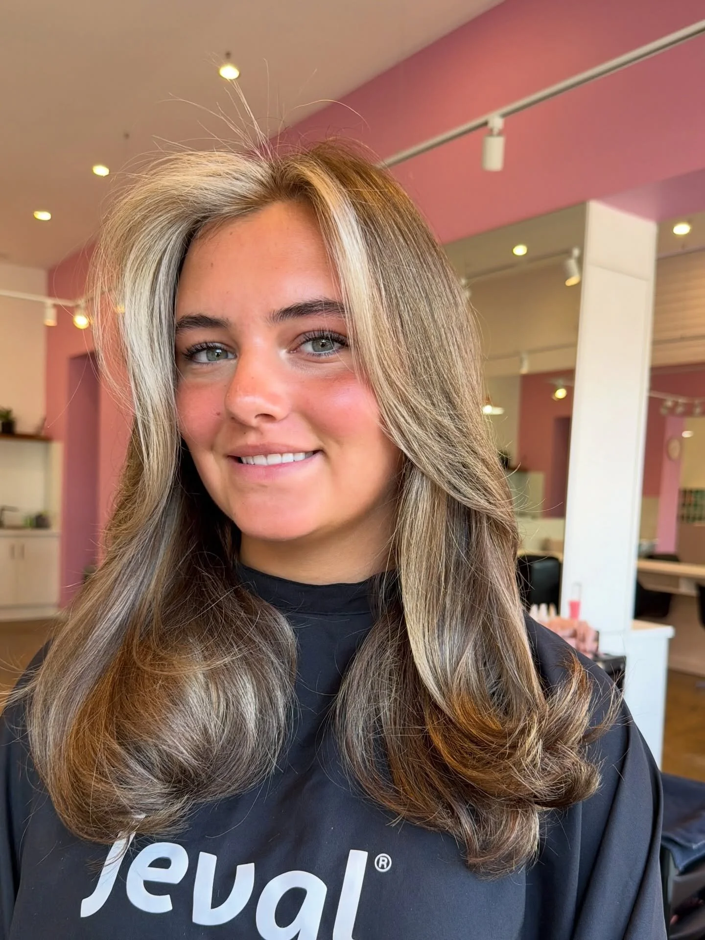 JAN DUMP 💕What the actual F was January!
Busiest January of my life
New salon doors opened
Caleb joined the crew
So many beautiful new faces
So much gratitude
Now it&rsquo;s party time next weekend 🥂