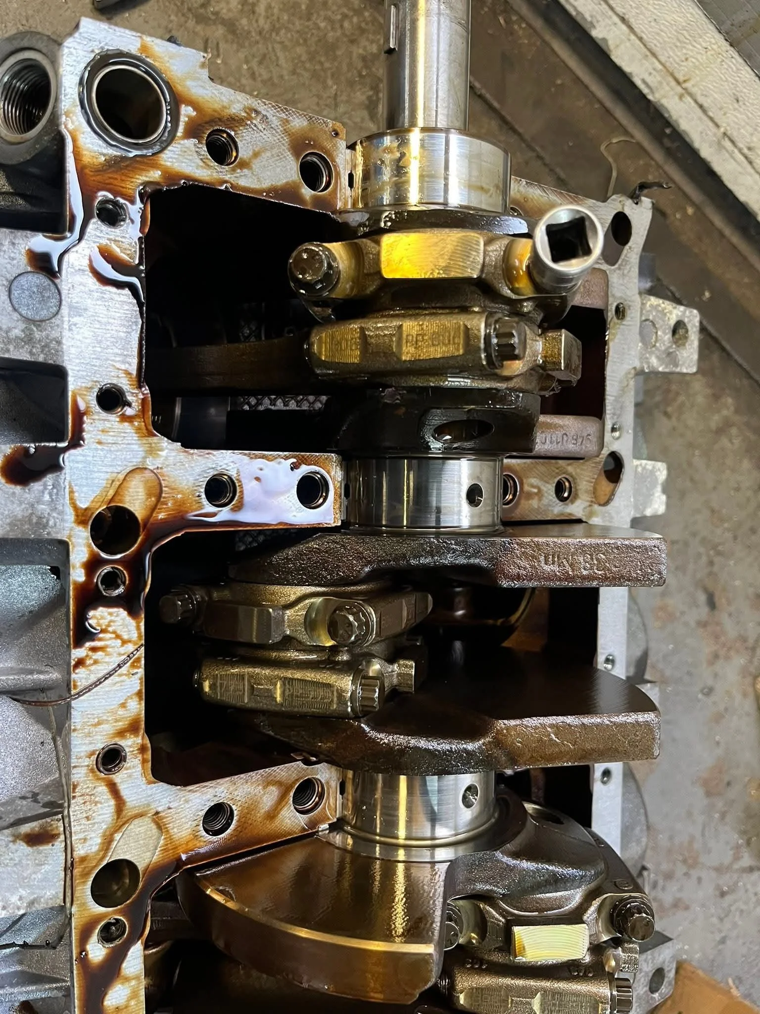 Porsche Cayenne 4.5 S engine rebuild