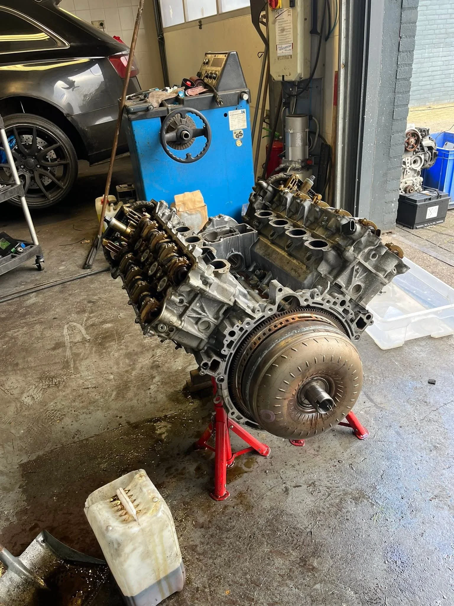 Porsche Cayenne 4.5 S engine rebuild