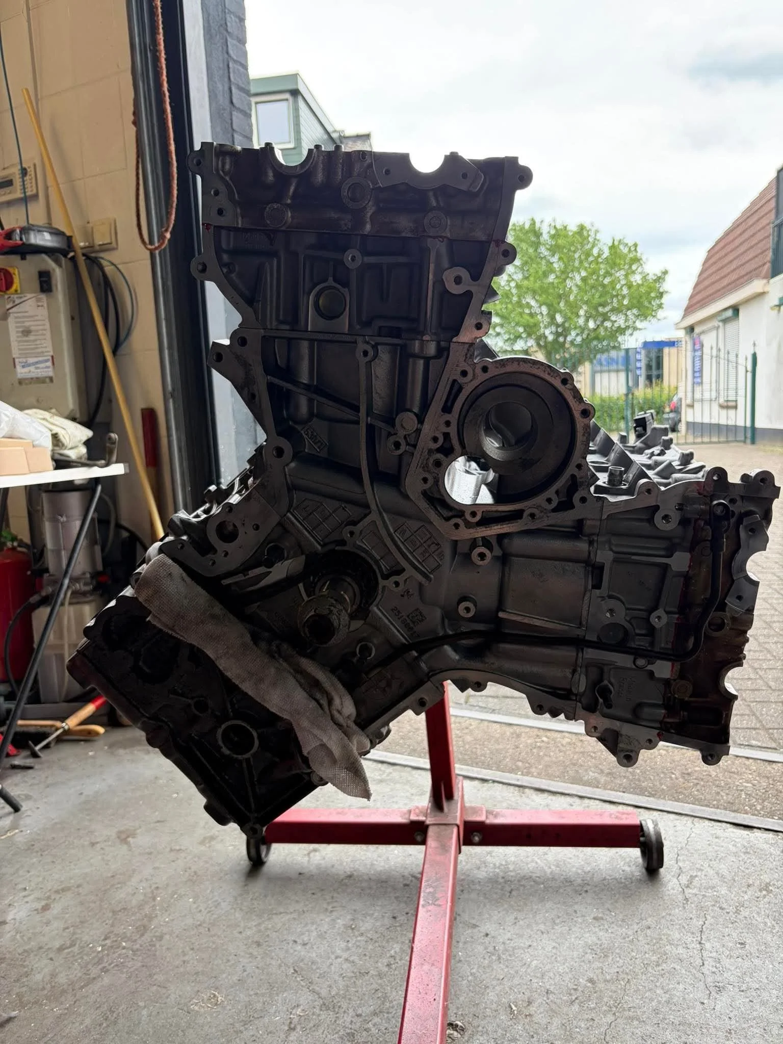 Porsche Cayenne 4.5 S engine rebuild