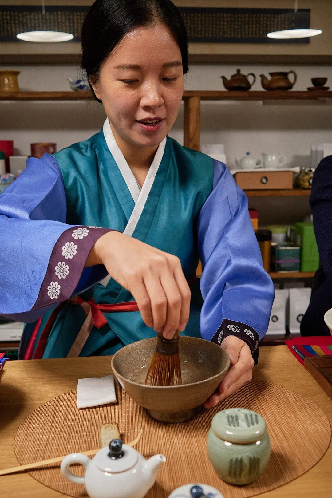 korea_tea_class_tea_room_heesum_korean_tea_ceremony_experience_culture_experience_in_tea_cafe_seoul_42.jpg