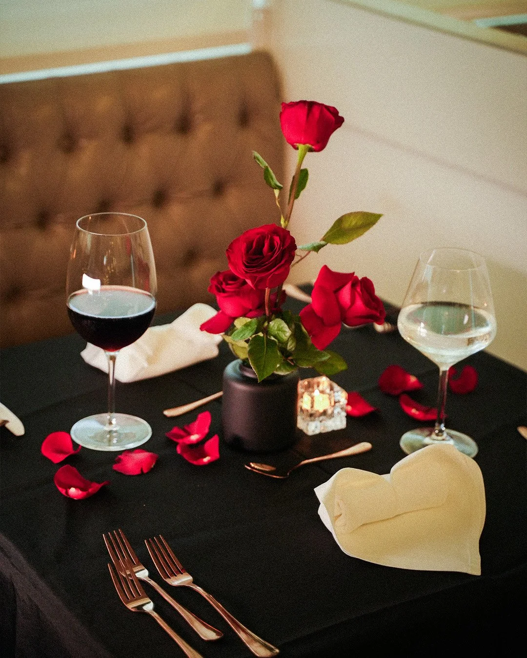 valentine dinning setting.jpg