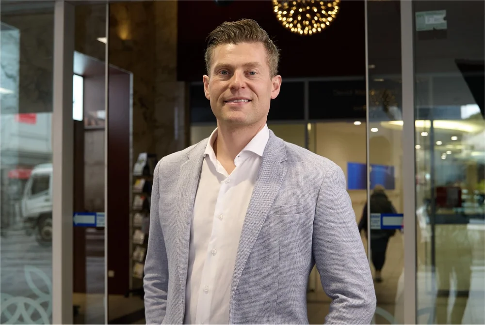 David Ende Melbourne urologist Dr David Wetherell specialises in robotic prostate ...