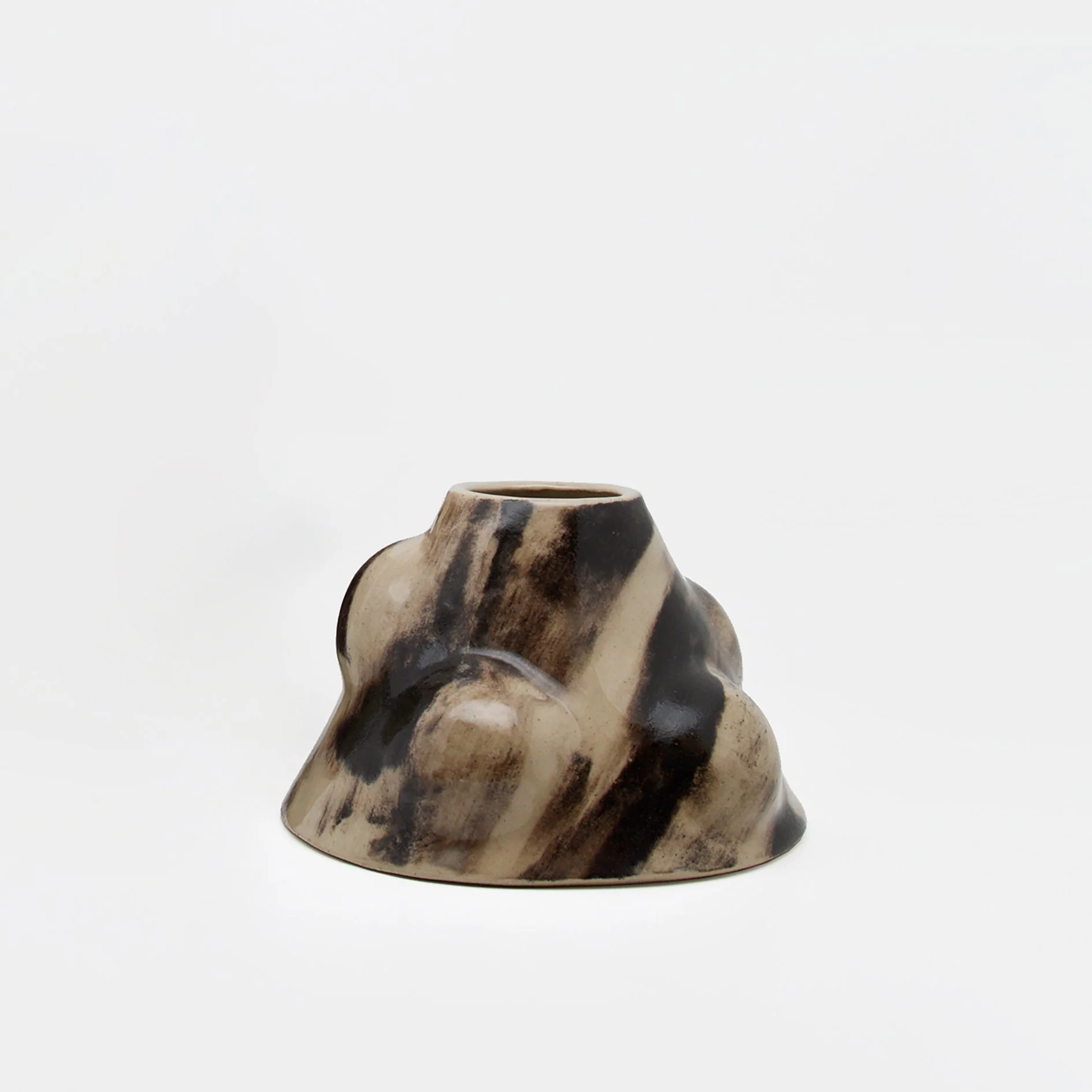Anna Tou Monolyth Photo 04 - vase cone.jpg
