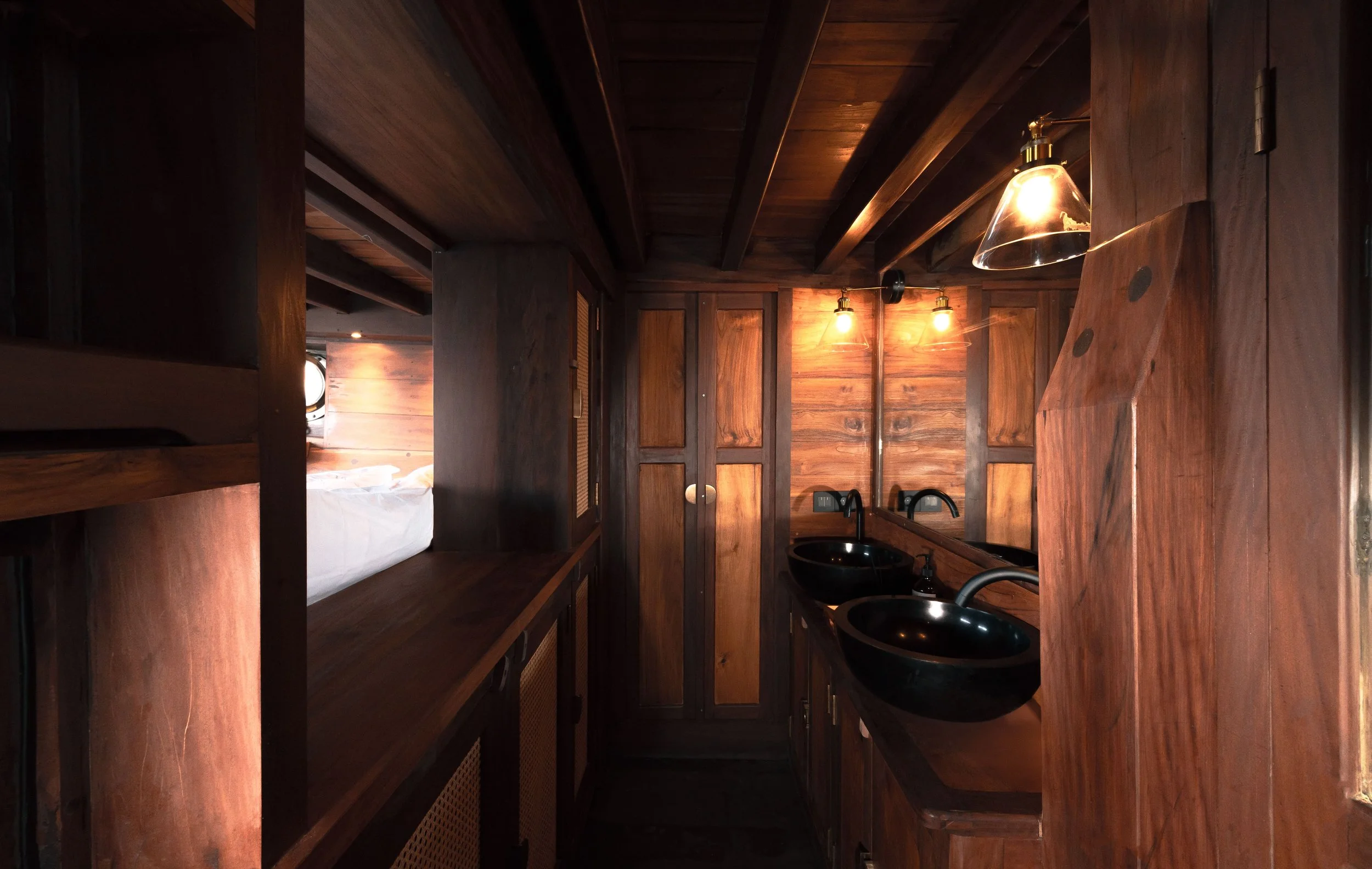 15_Nataraja_Master-Cabin_Bathroom_Pacific-High-min.jpg