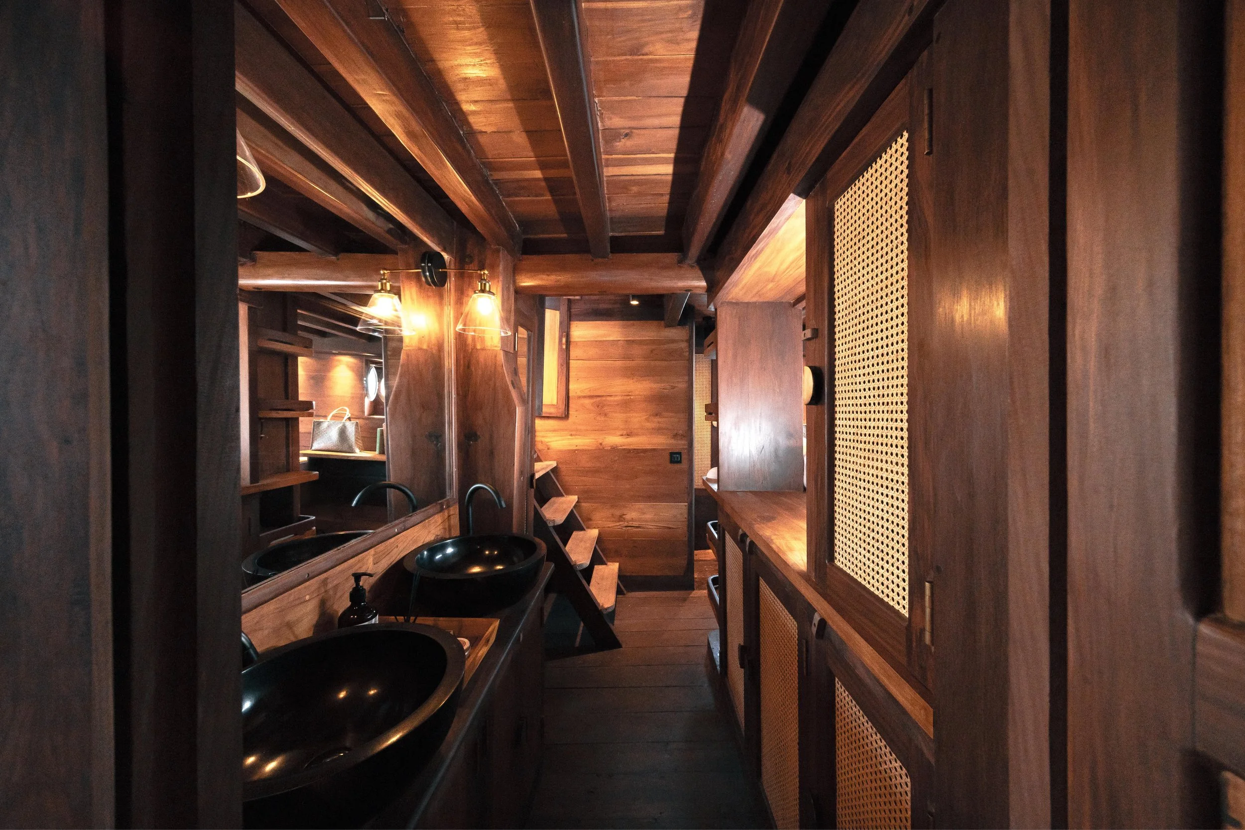 16_Nataraja_Master-Cabin_Bathroom_Pacific-High-min.jpg