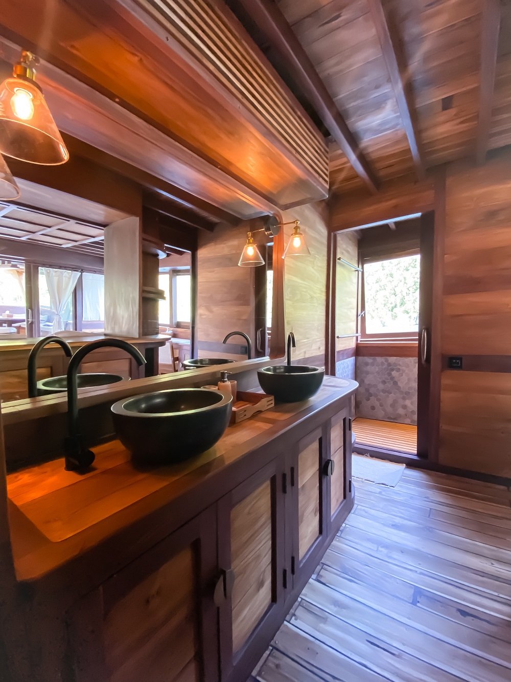 ph_senja_lowdef_master cabin_bathroom_landscape 1.jpeg