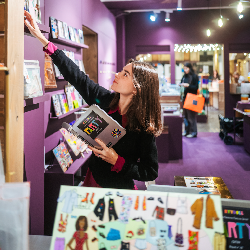 Ryvdoll at Le Bon Marché de Noël