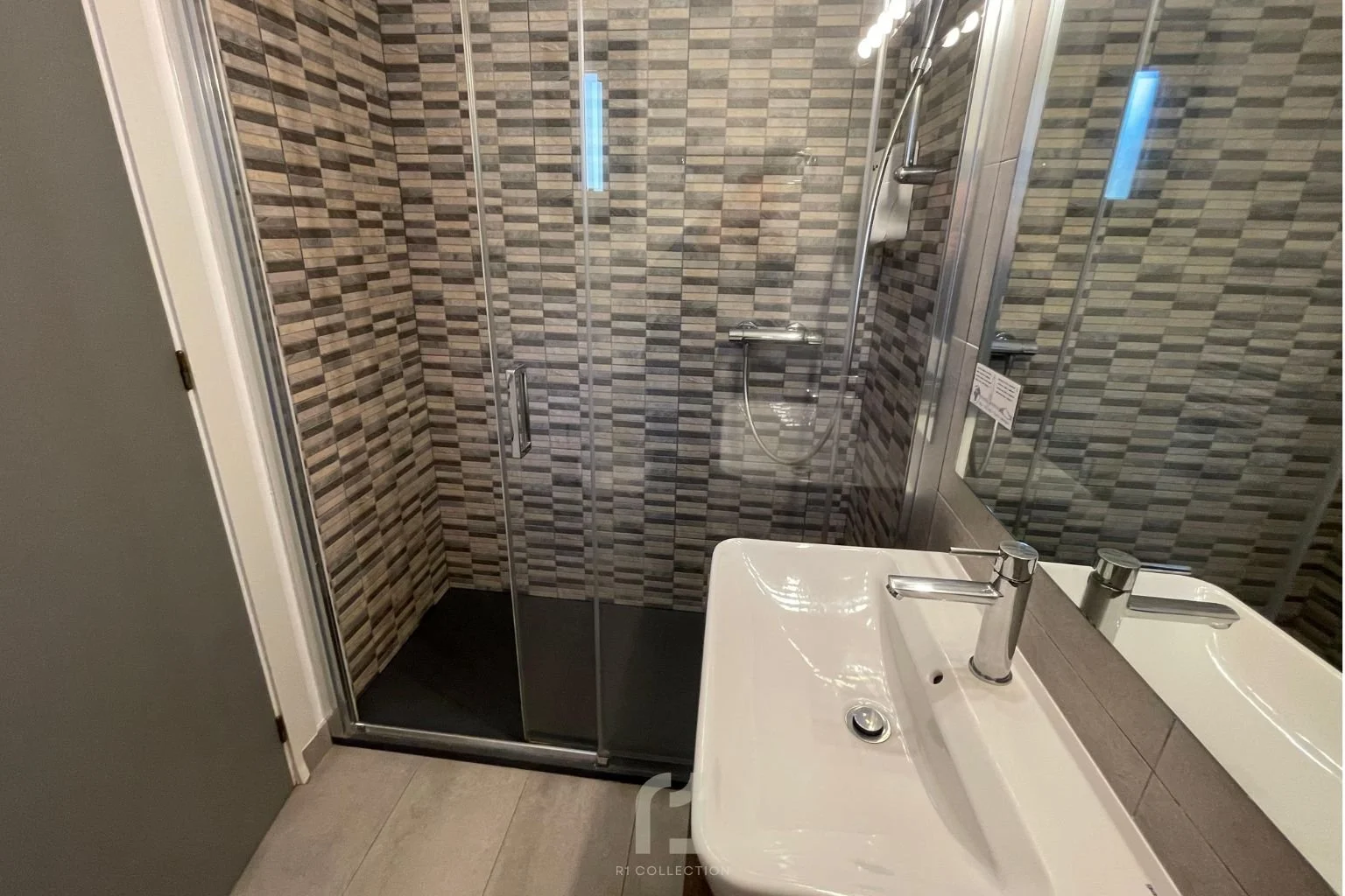 R10094 MILA (11).jpg