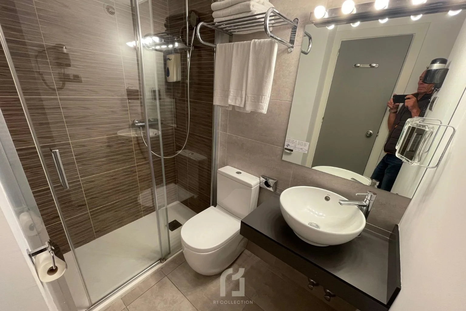 R10094 MILA (15).jpg