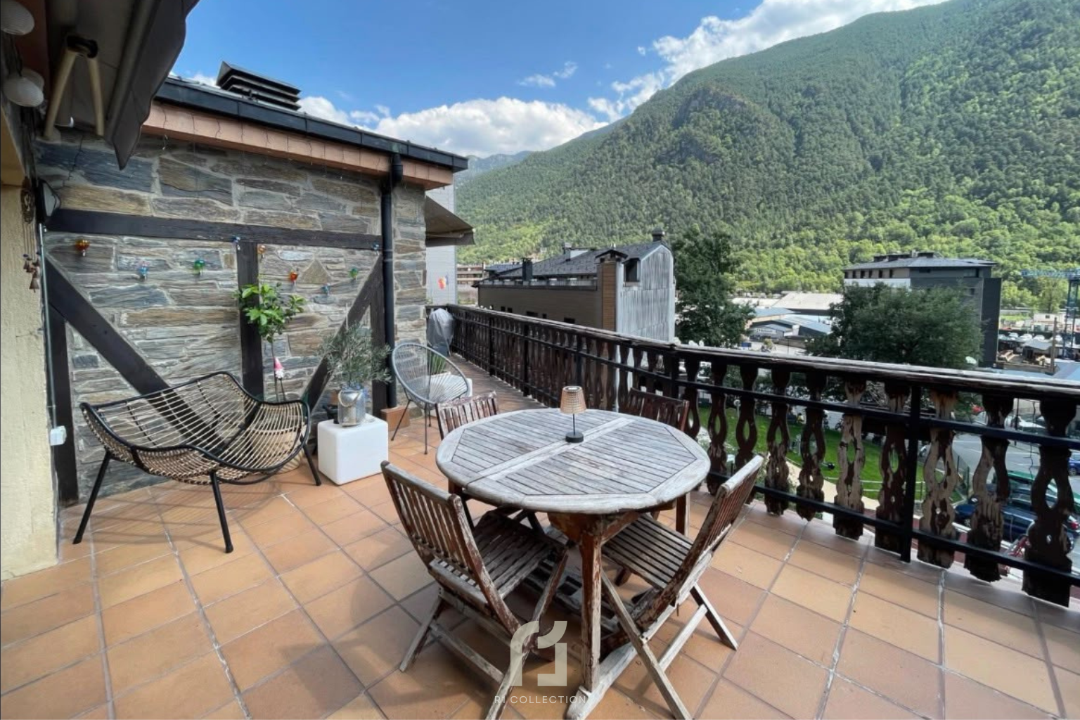 R10098 XALET SANTA COLOMA (3).png