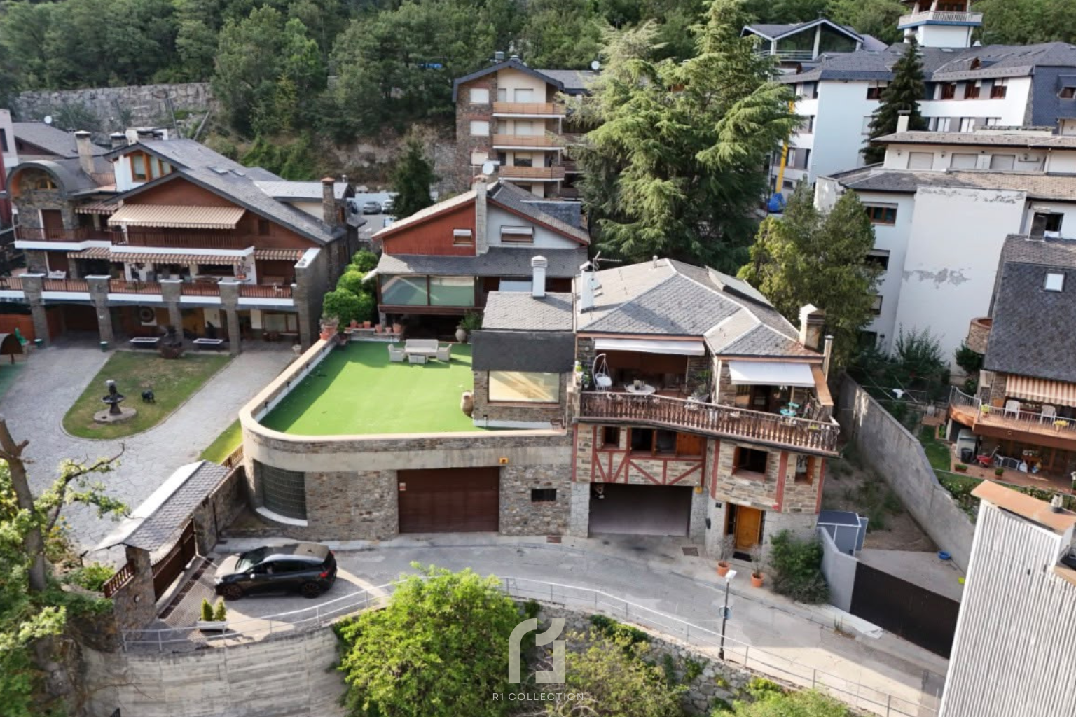R10098 XALET SANTA COLOMA.png