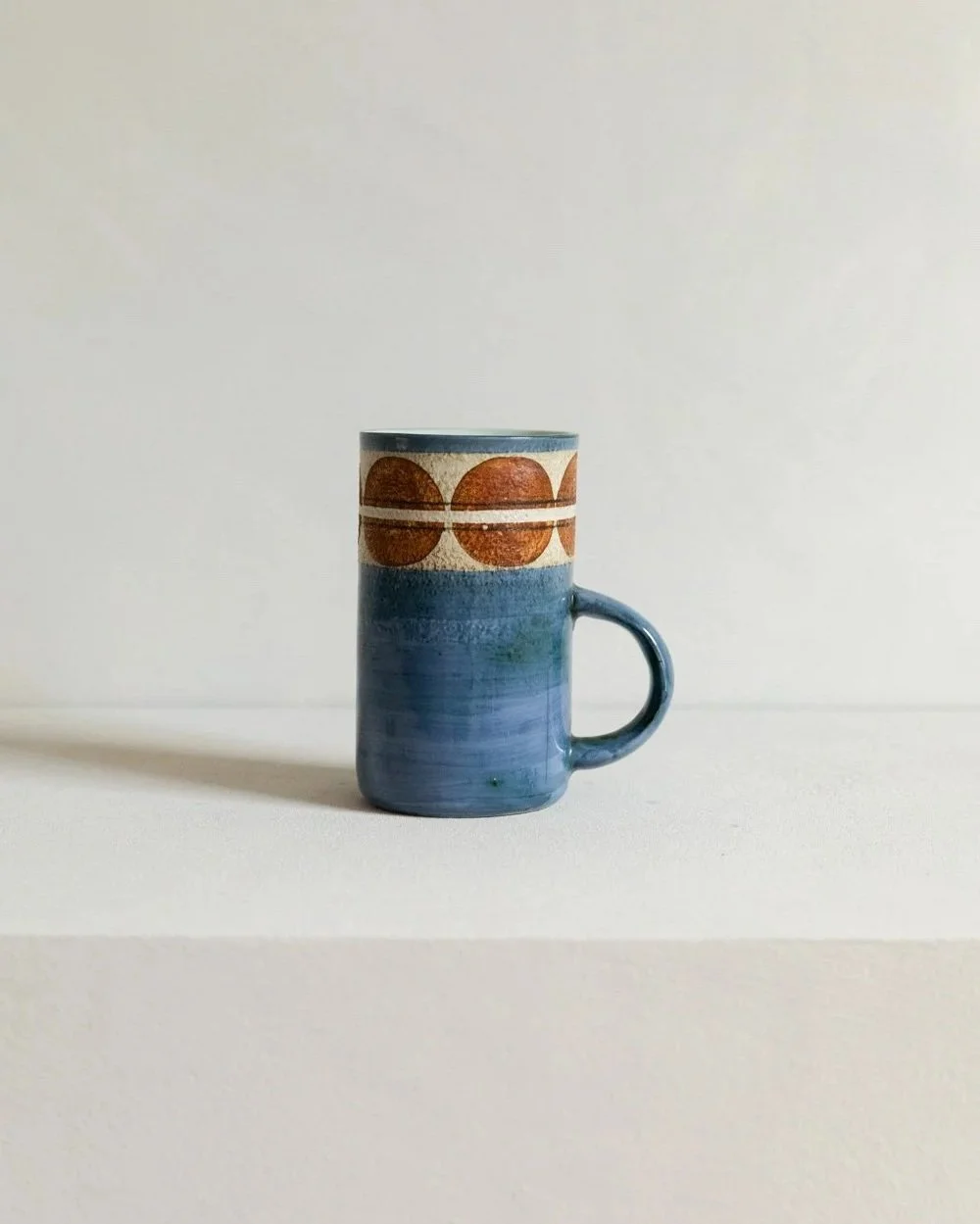 Stoneware+Mug+by+Alison+Brigden+for+Troika+Pottery%2C+Cornwall%2C+c.1970-12.jpg