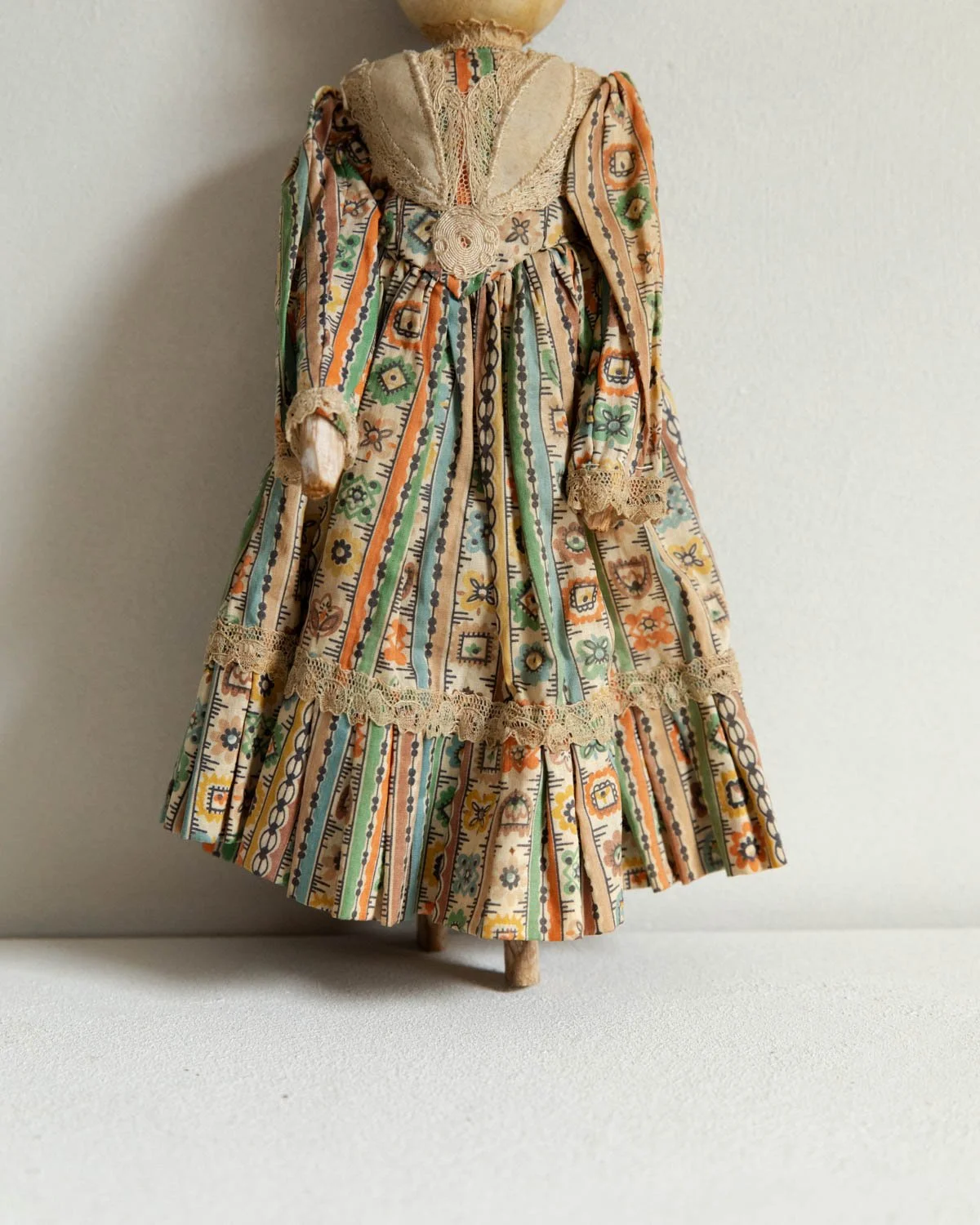 19th Century Grodnertal Wooden Peg Costume Doll--3.jpg