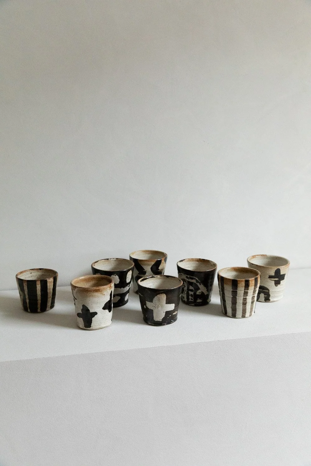 Beaker – Dolomite : Black Glaze by Nicola Gillis14.jpg