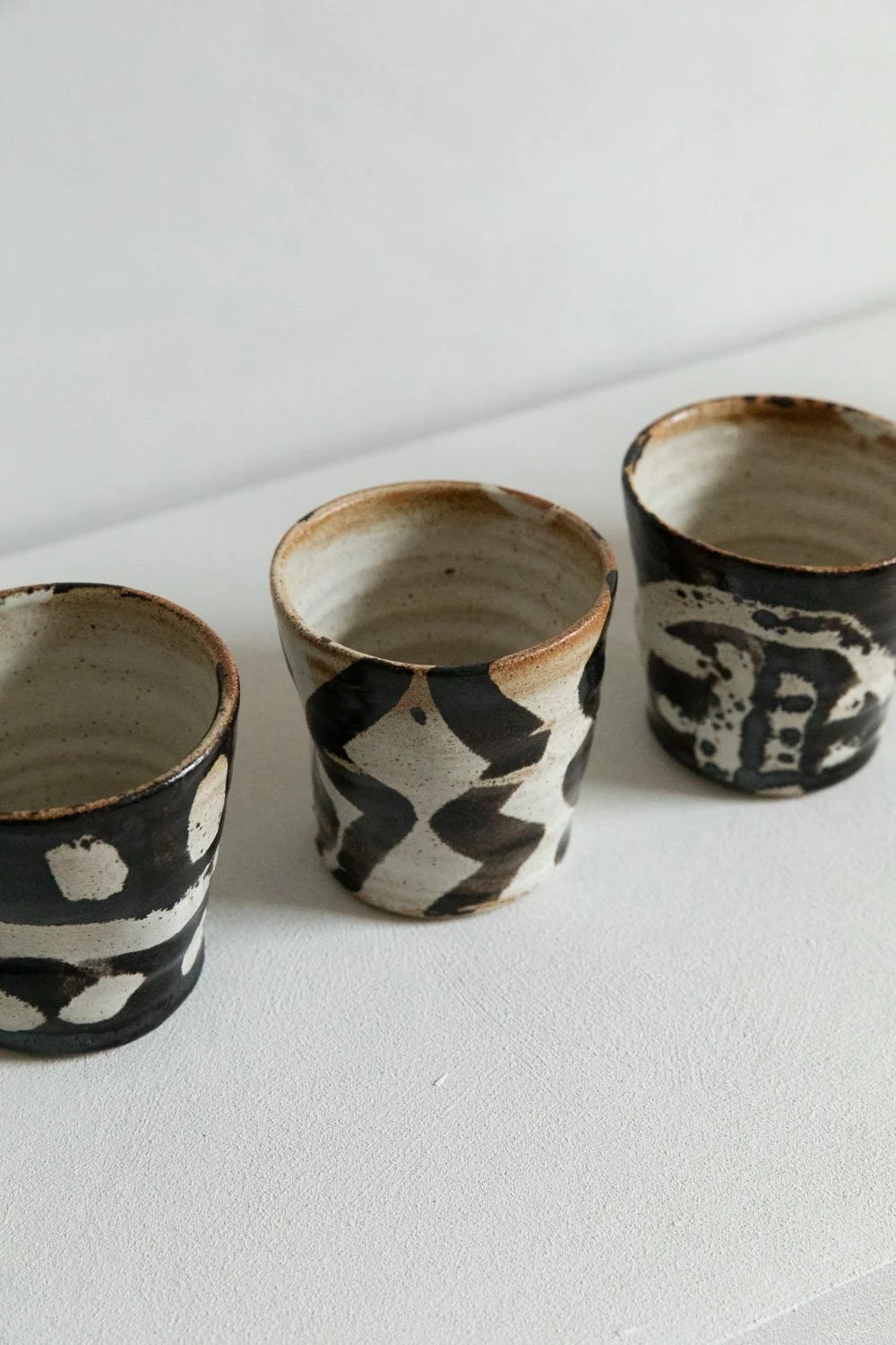 Beaker – Dolomite : Black Glaze by Nicola Gillis10.jpg