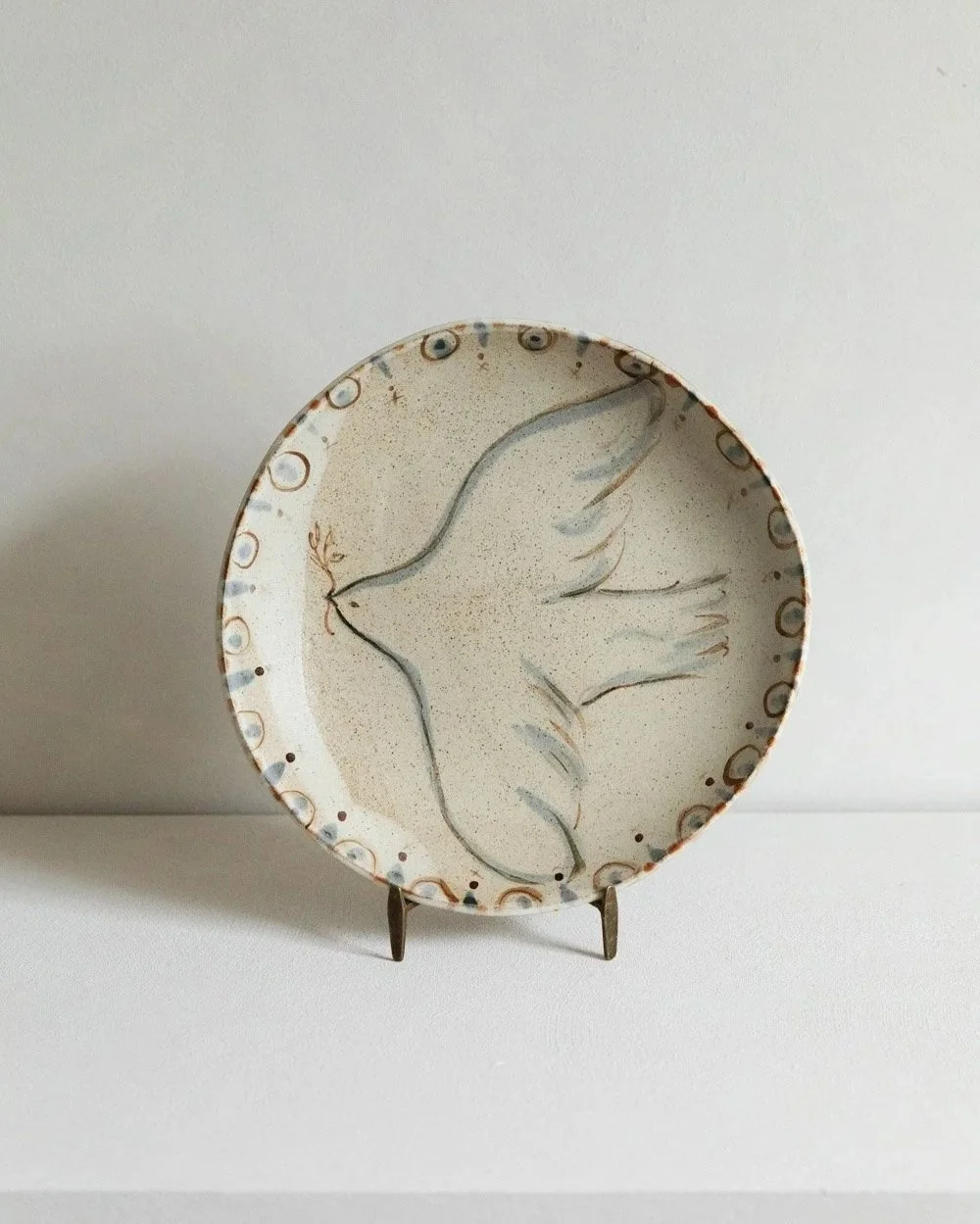 Circular+Bird+Plate+by+Charlotte+Salt-2.jpg