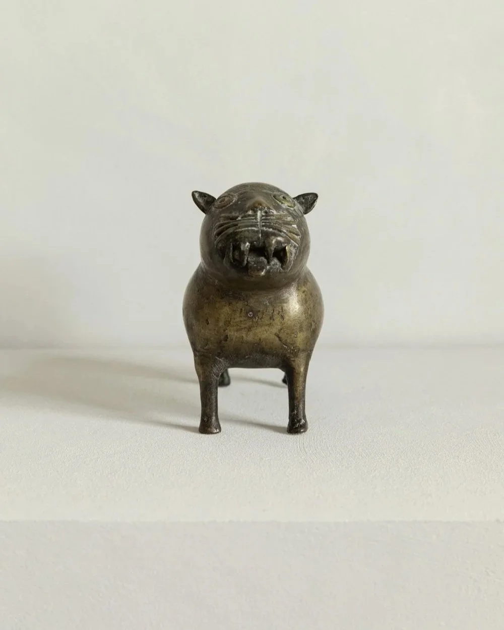 Nai%CC%88ve+Bronze+Lion%2C+India%2C+circa+1890-3.jpg