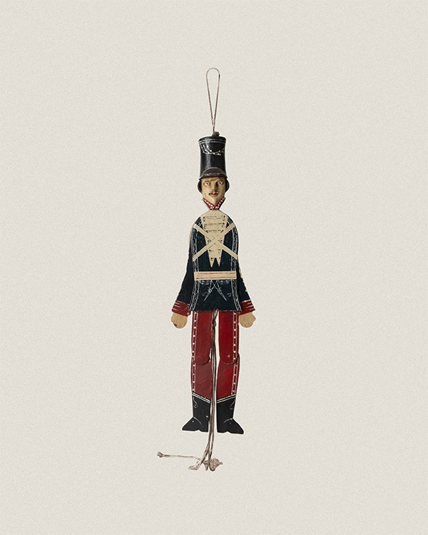 Wooden Puppet Folkloric Soldier 2.jpg