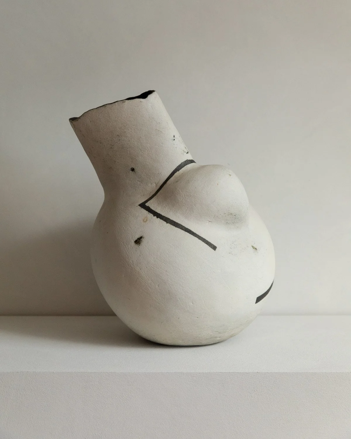 Vessel with Black Geometry by Gordon Baldwin, 1998-5.jpg