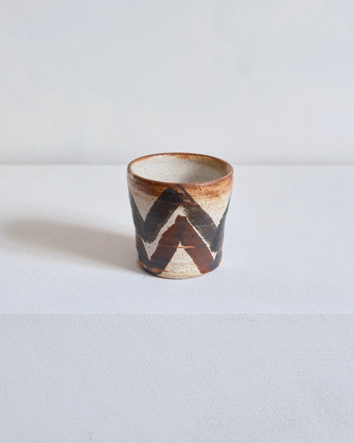 Beaker – Dolomite / Black Glaze by Nicola Gillis
