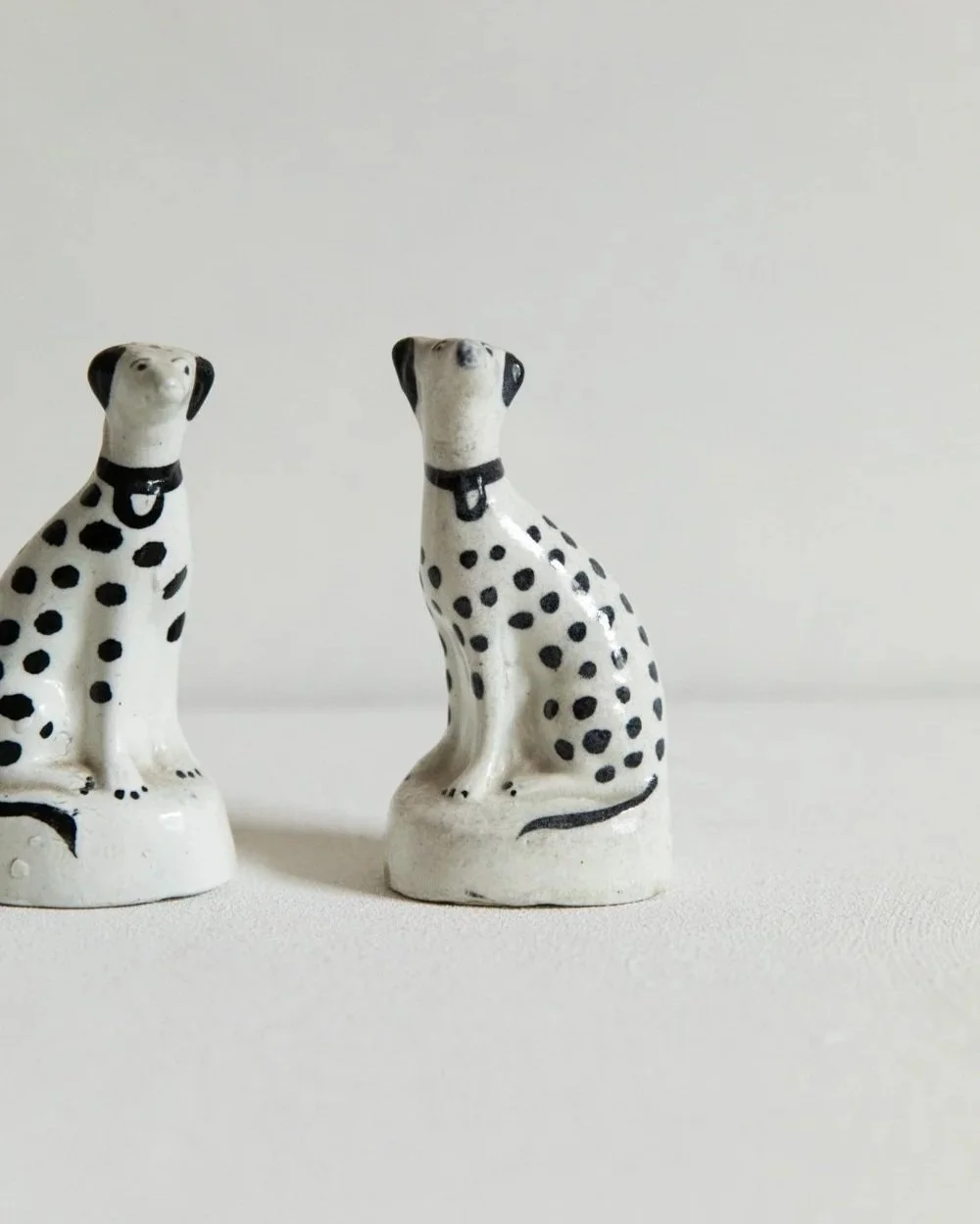 Staffordshire+pottery+spotted+long+dogs-2.jpg