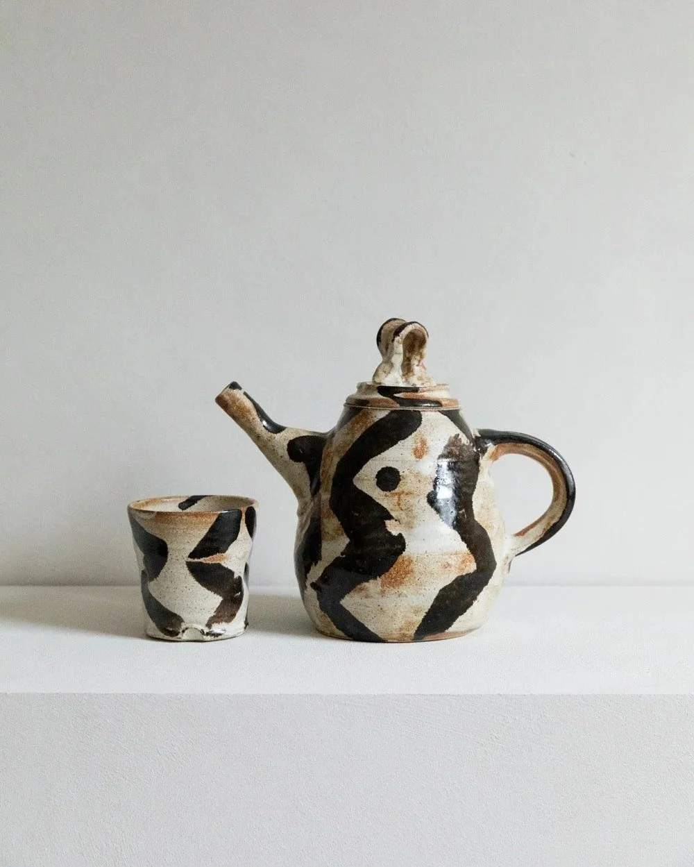 Black+and+White+Abstract+Print+Teapot+by+Nicola+Gillis-8.jpg