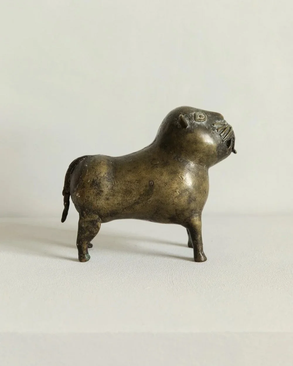 Nai%CC%88ve+Bronze+Lion%2C+India%2C+circa+1890.jpg
