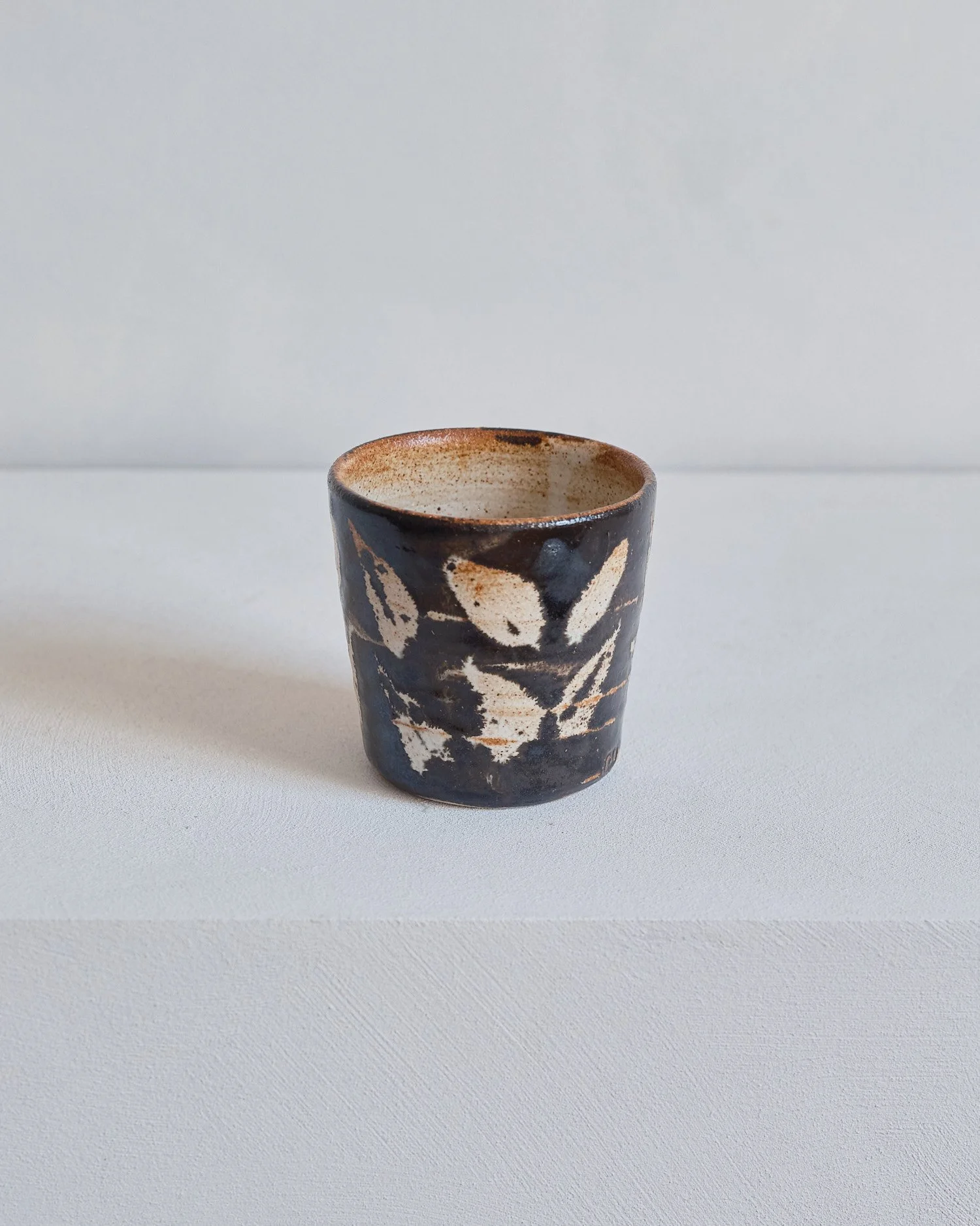 Beaker – Dolomite / Black Glaze by Nicola Gillis