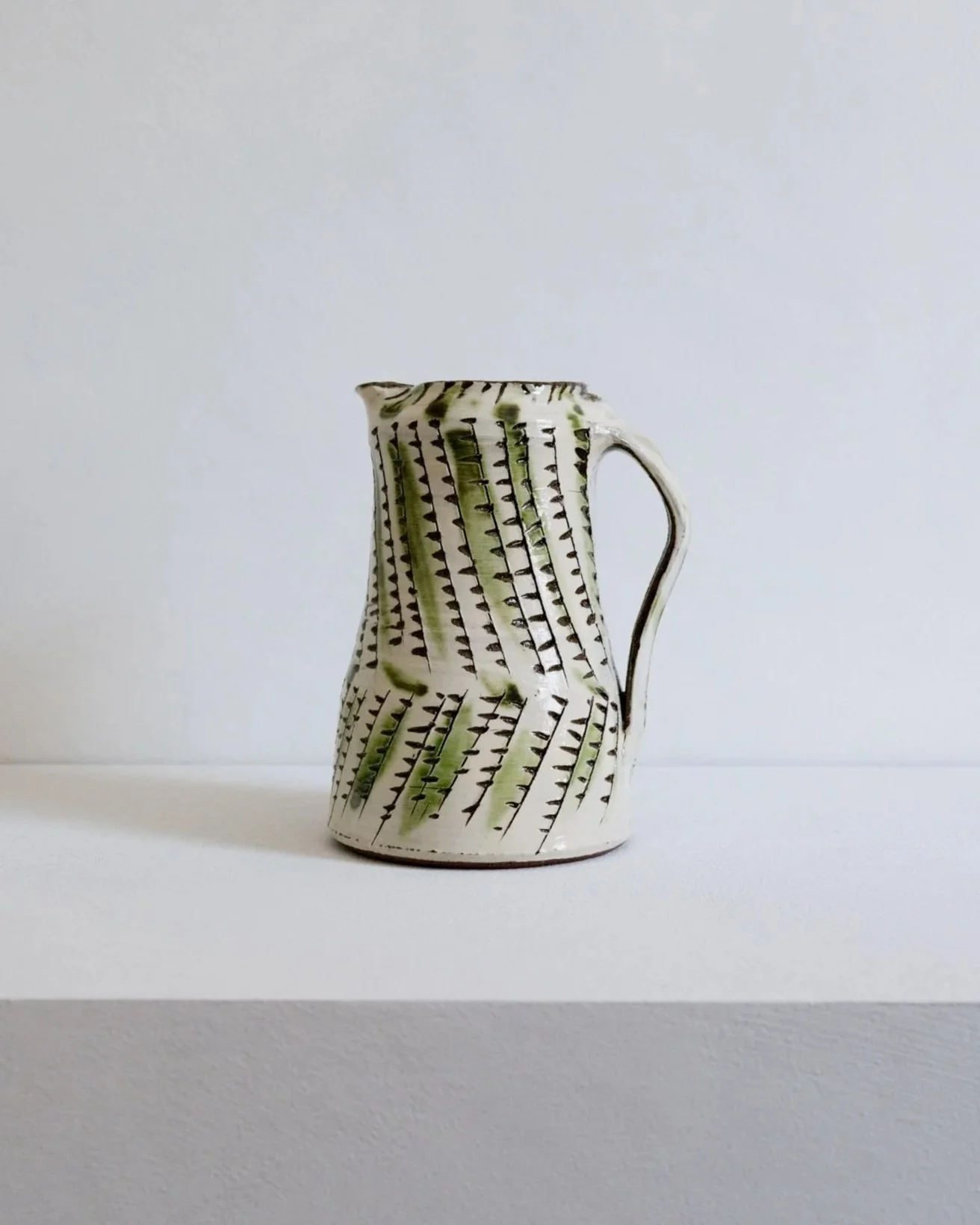 2026_07_Arte+House_E-Comm_Flag+Jug+by+Nicola+Tassie_3.jpg