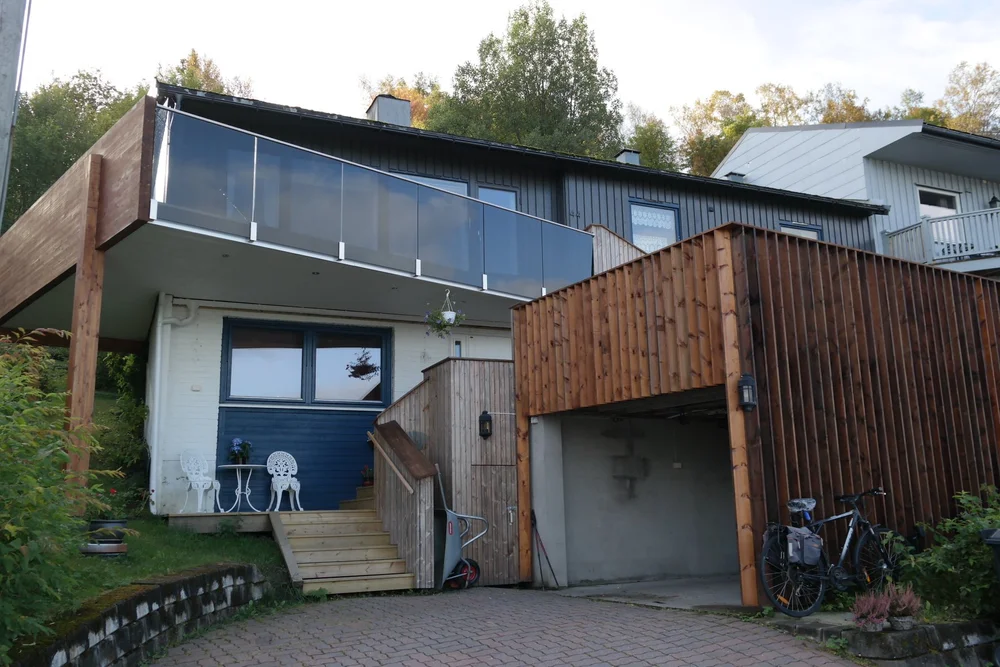 Tak, carport og balkong