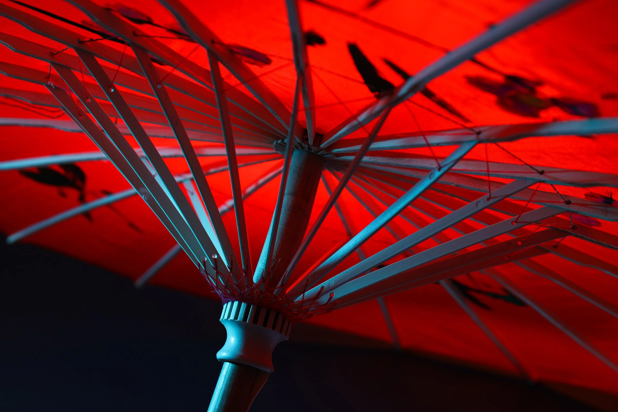 beautiful-red-japanese-umbrella-with-illumination.jpg