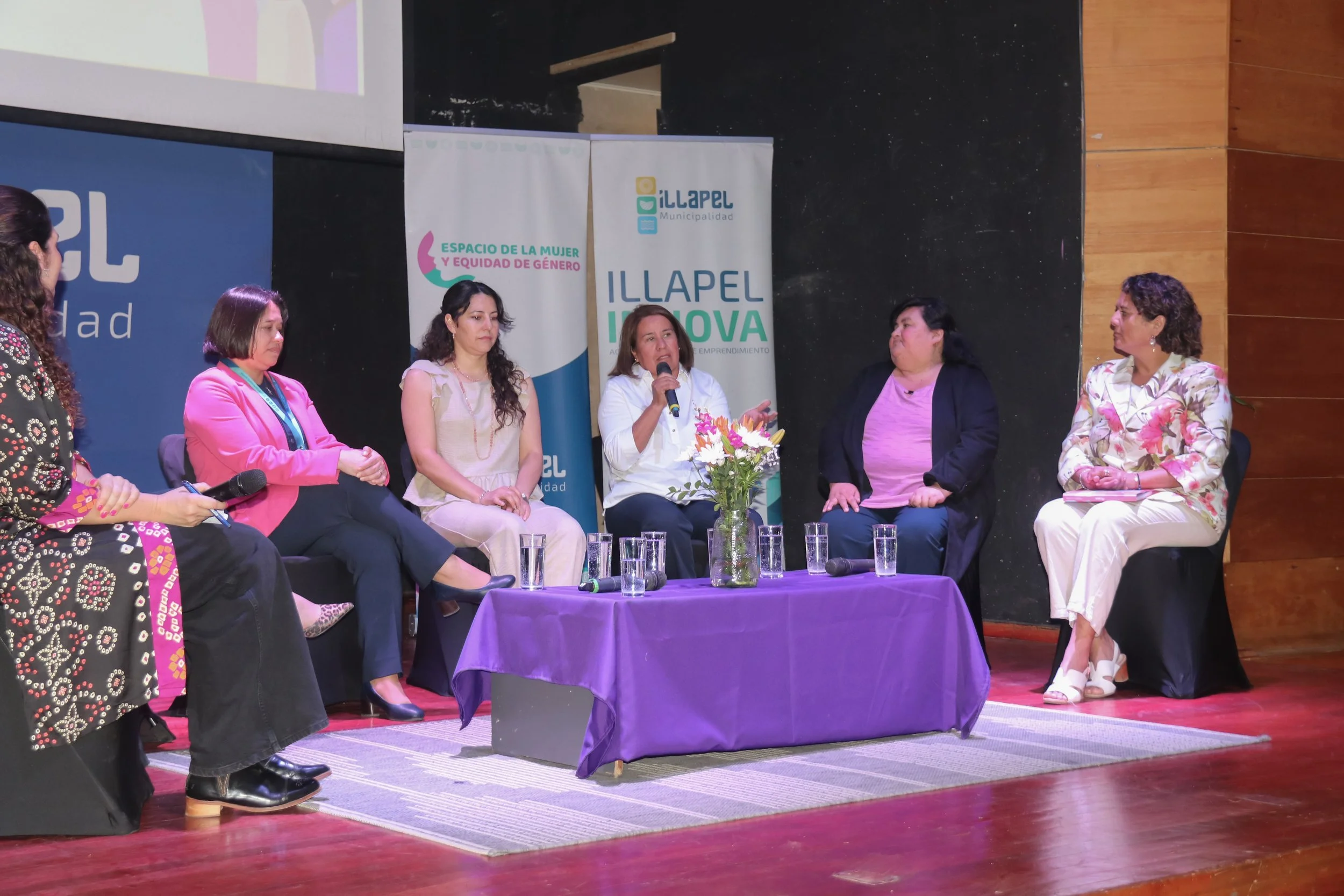 Mujeres del Choapa comparten experiencias y sueños en seminario Empodera Mujer