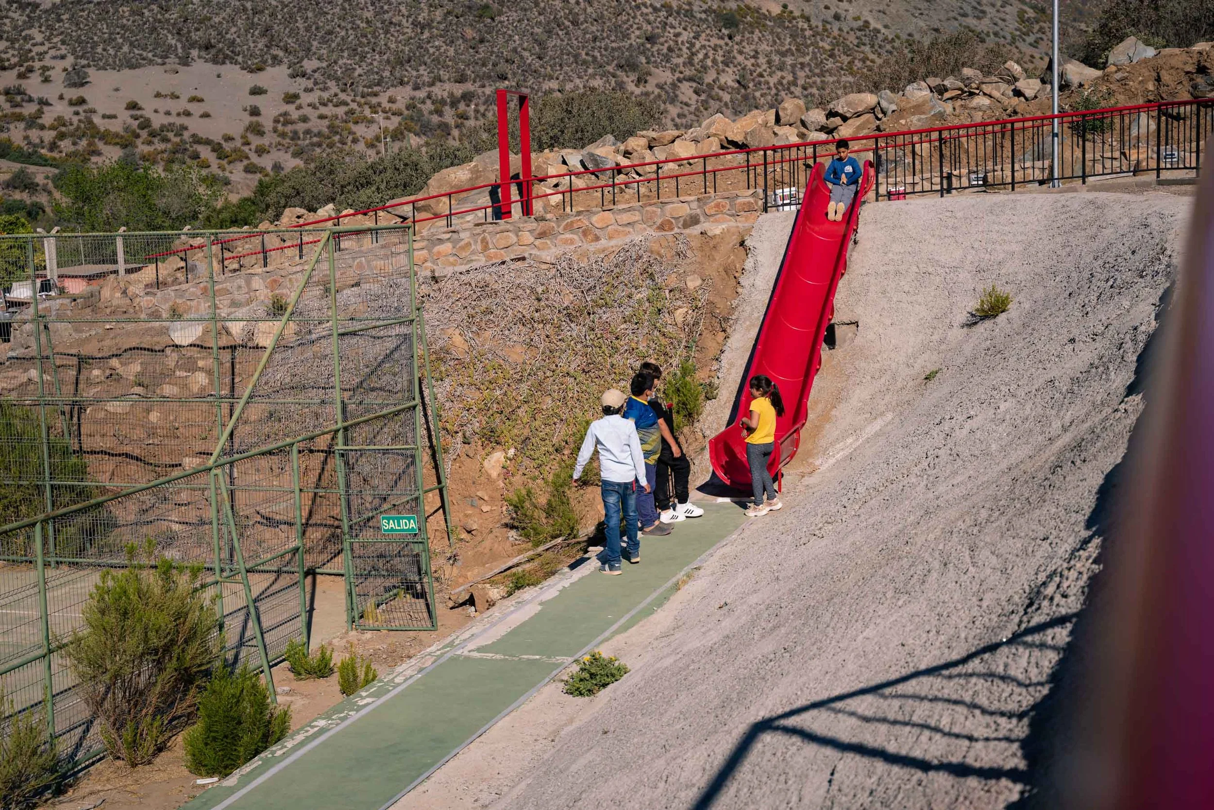 somos-choapa-salamanca-plazas-recreo-tobogan.jpg