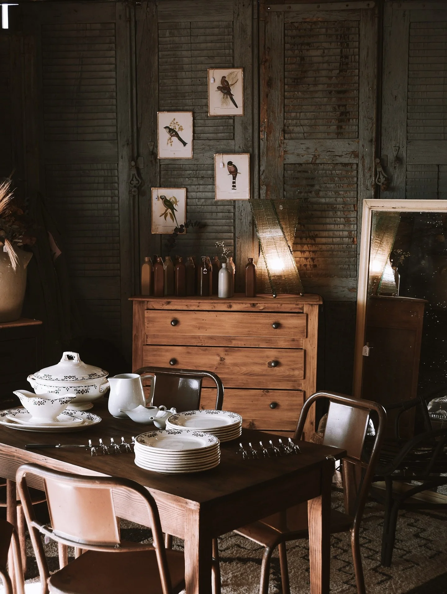 Nouveaut&eacute;s et nouvelle ambiance &agrave; la boutique 🖤

#brocante te