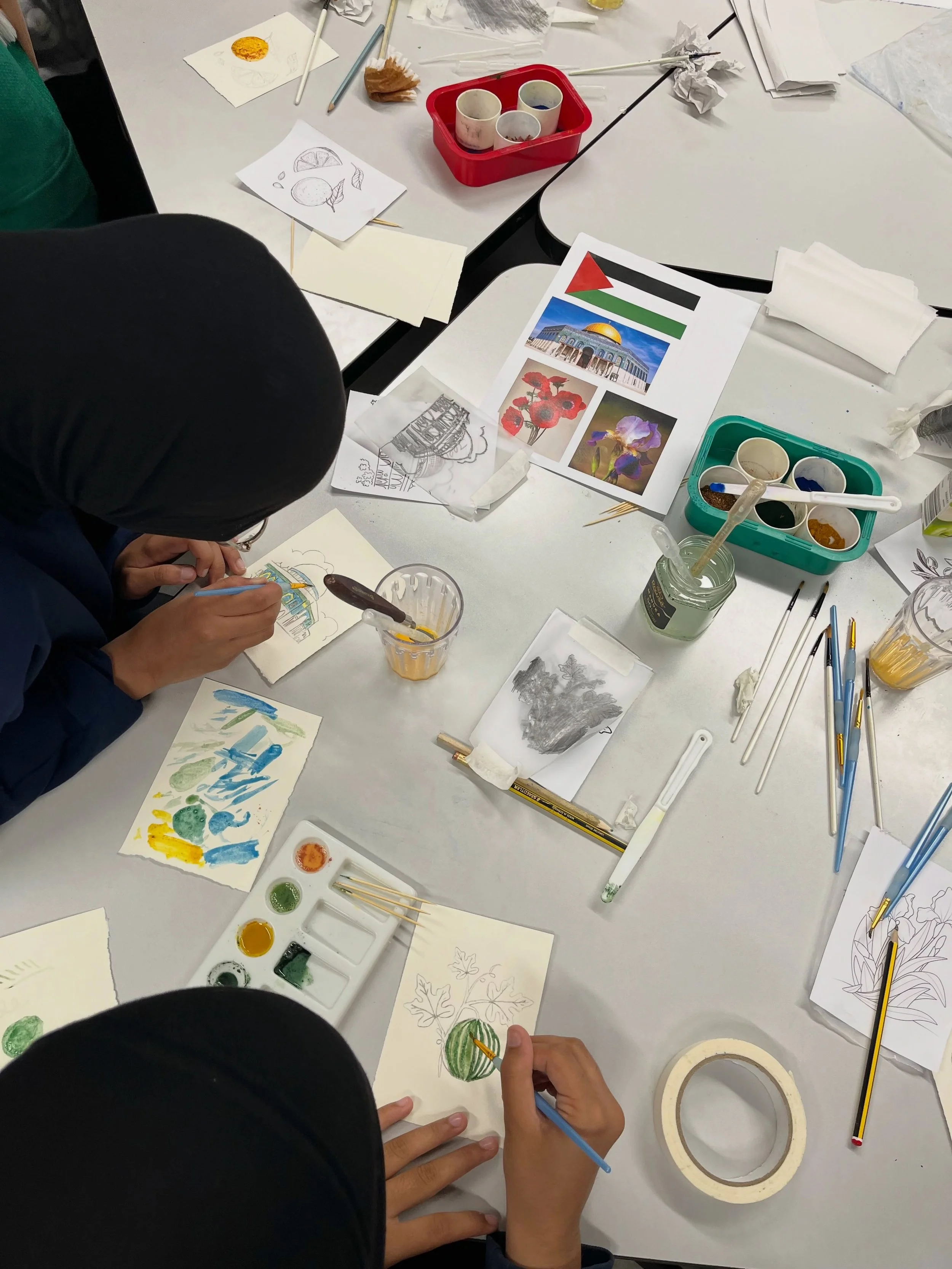 Another incredible creative workshop making space for families to connect anti-racist and anti-imperialist struggles across global movements with @sustainablymuslim, @feryalawan,  @letters4palestinianchildhoods and @ucleastengage&nbsp;🎨🌿

Spaces fo