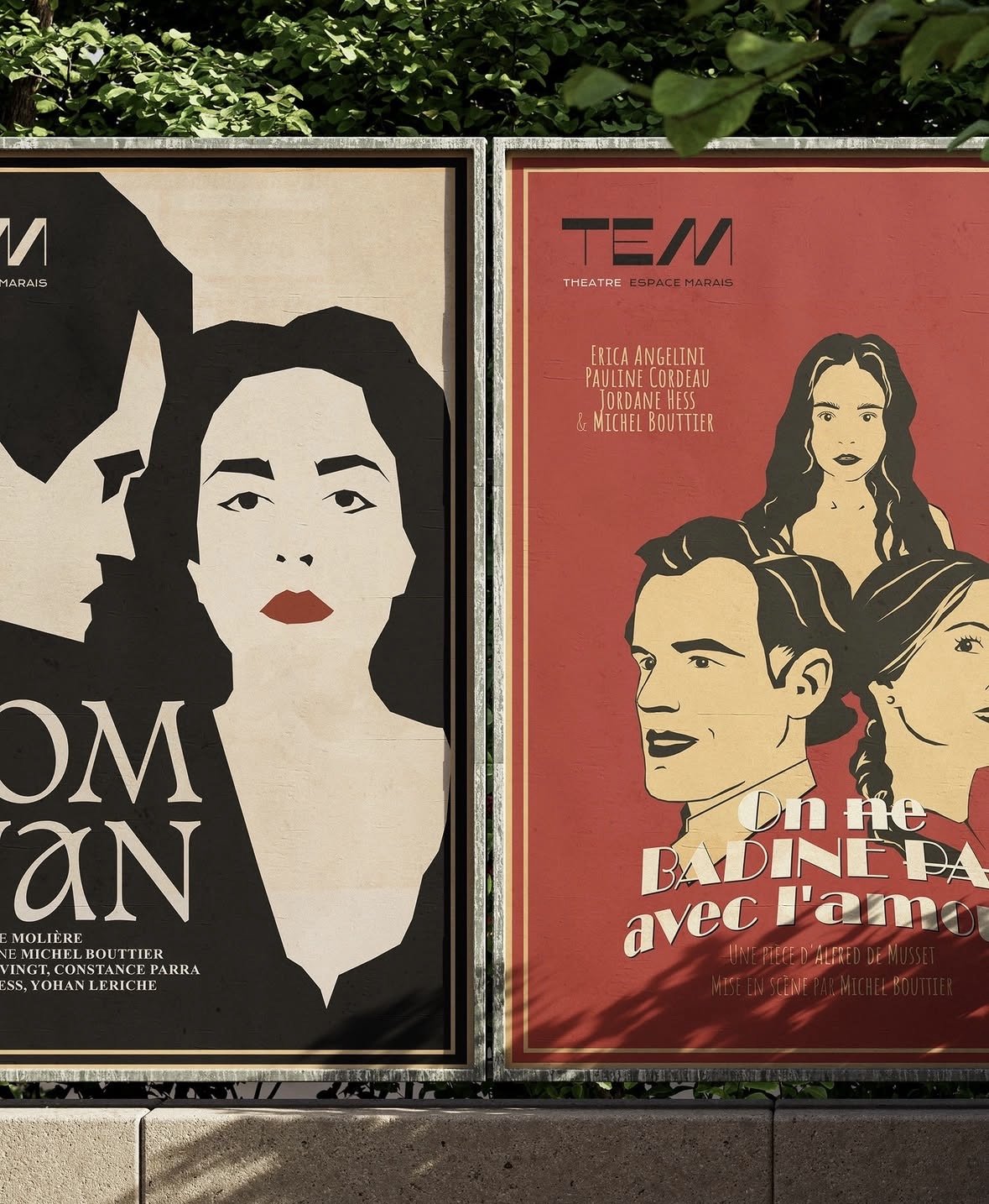 Affiches de théâtre avec illustrations stylisées, une sur fond beige et l'autre sur fond rouge, annonçant des pièces avec les noms des acteurs et titre en français.