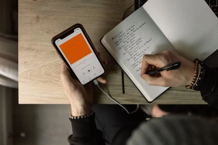 Pitchen bij podcasts: zo krijg jij je klant aan tafel
