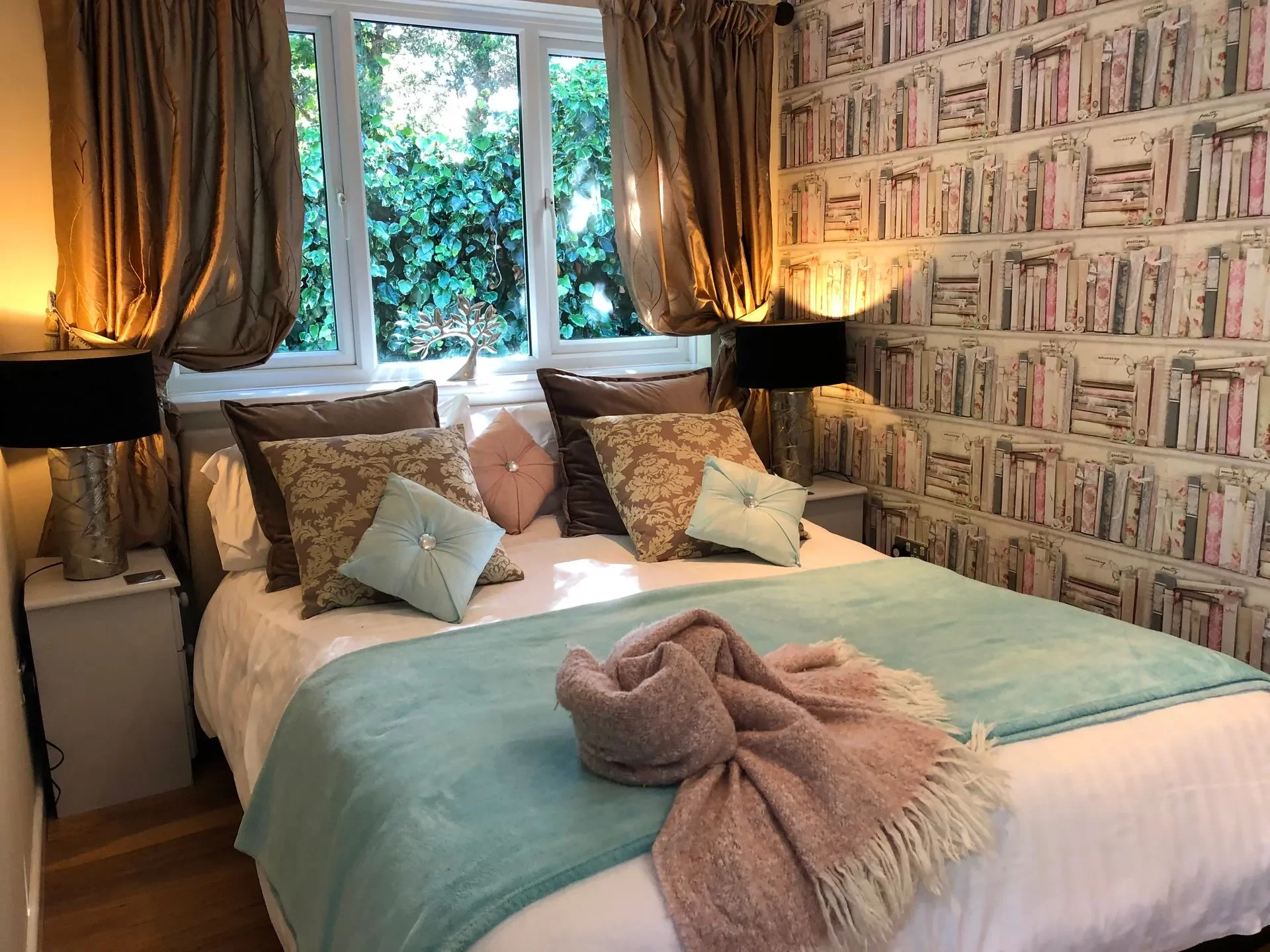 Houghton Lodge room.webp