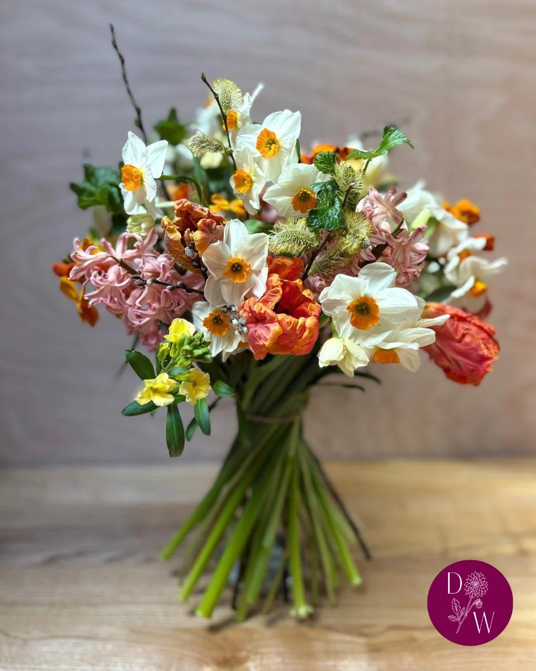 New event alert! 🥳📢

We're running two new workshops next year, both Seasonal Bouquets! Come and make something beautiful with me. Choose from Spring or Summer workshops, or why not join us for both? Each event will be an opportunity to celebrate t