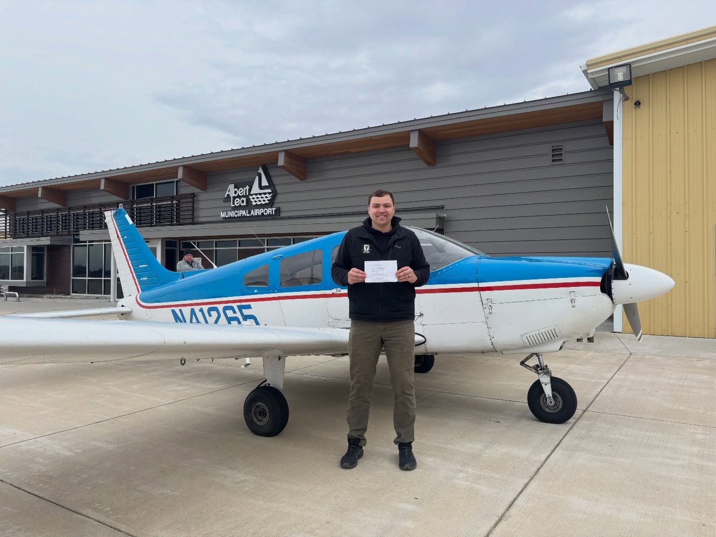 Congrats to Nate on earning his Commercial Pilot Certificate 👏✈️

Hard work, long hours, and staying disciplined paid off. We&rsquo;re so proud of you!

#CommercialPilot #sunriseaviation #pilot #FlightTraining #aviation